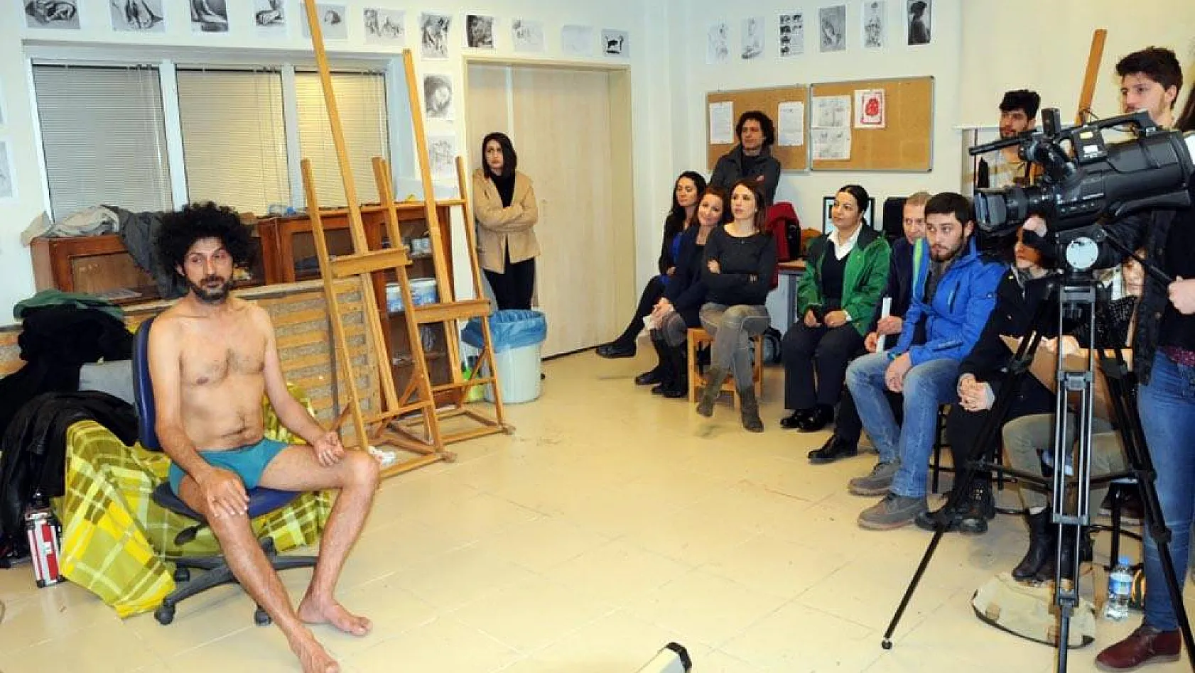 ERÜ Güzel Sanatlar Fakültesi 3 ila 4 bin lira ücretle canlı model arıyor