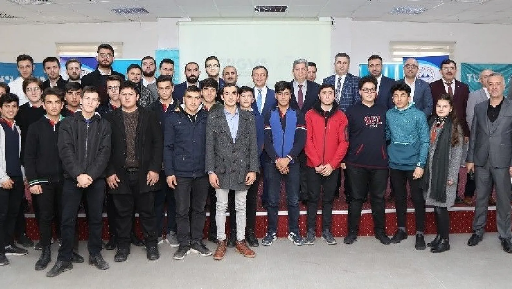 ERÜ Rektörü Çalış, Bünyan'da Öğrenciler ile Bir Araya Geldi
