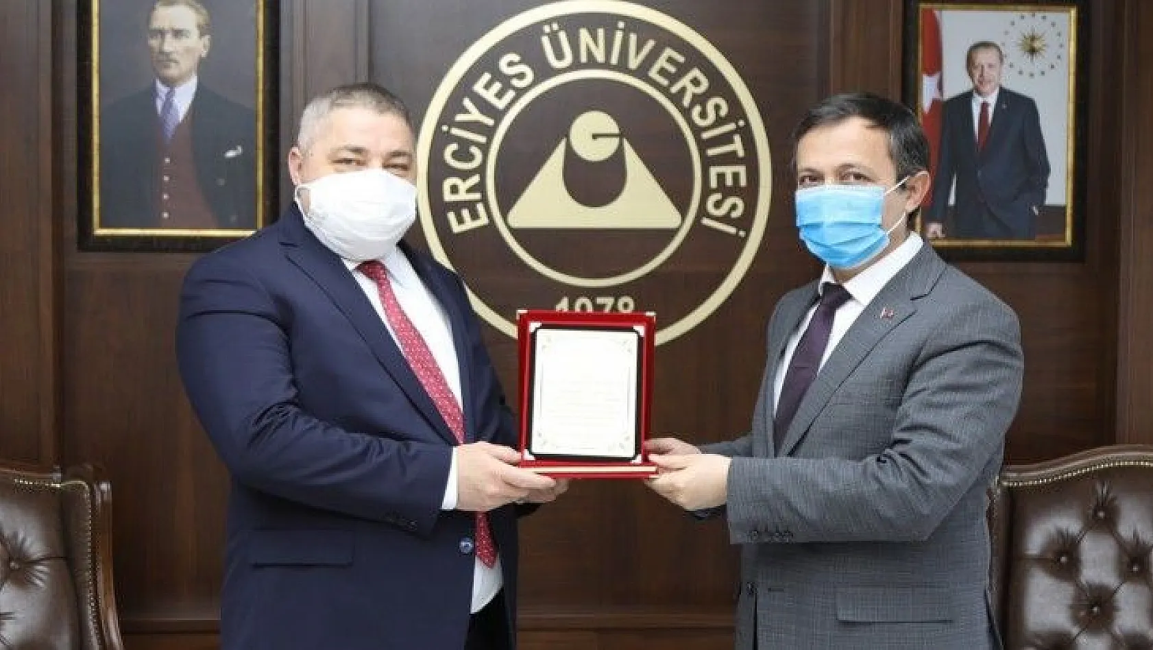Rektör Çalış, Prof. Dr. Abdullah Demirtaş'ı tebrik etti