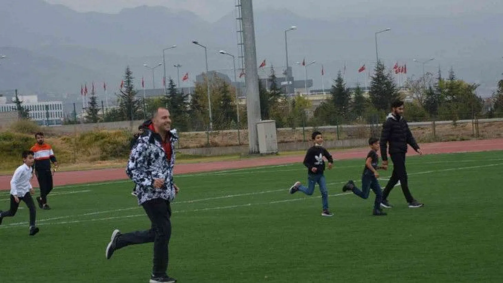 ERÜ Spor Bilimleri Fakültesi, Yozgat'tan gelen öğrencileri ağırladı