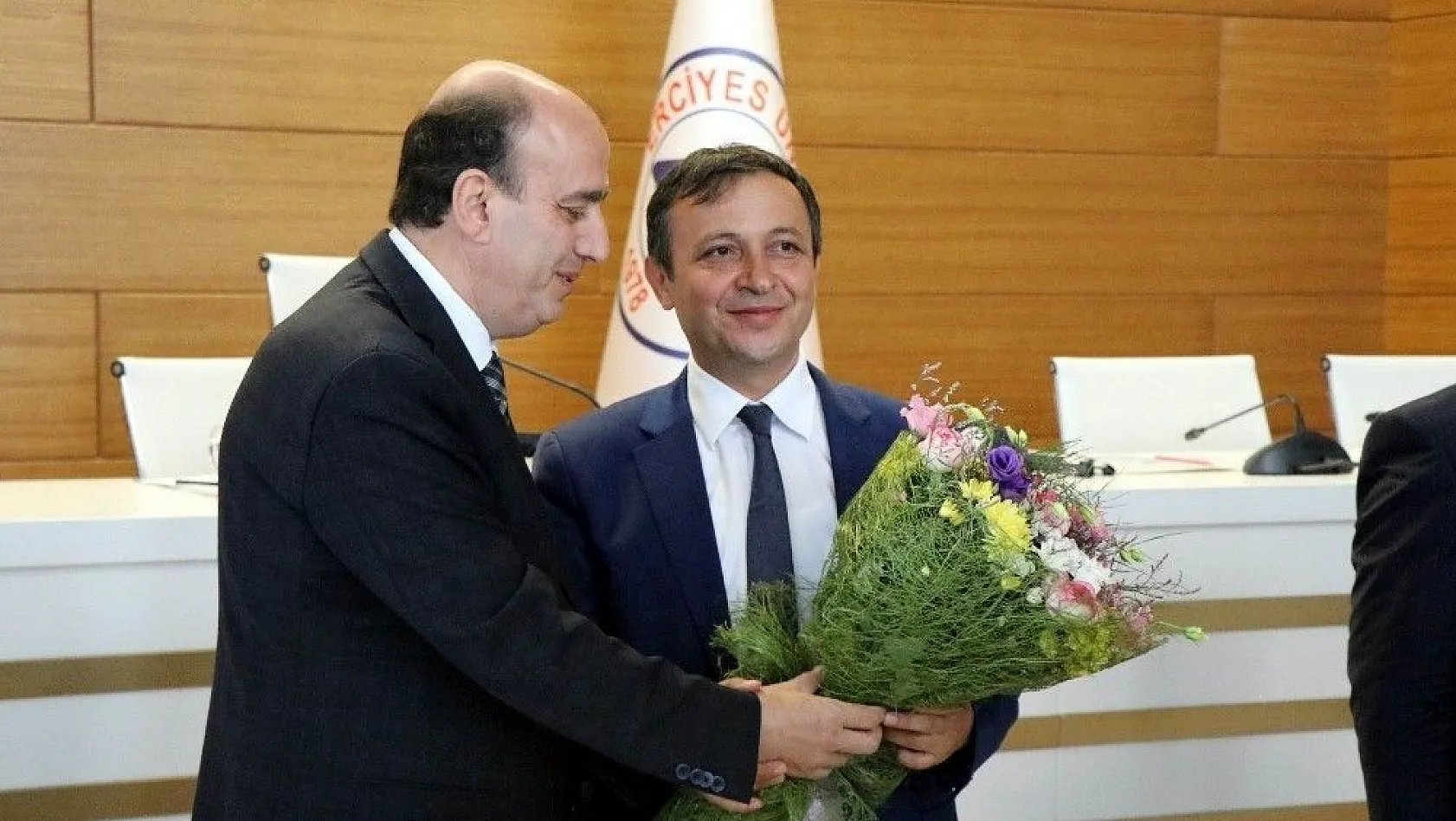 ERÜ ve Kayseri Üniversitesi rektörleri görevlerini teslim aldı
