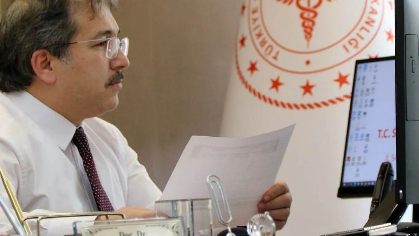 Eski Sağlık Müdürü aday adayı oldu: AK Parti rozetini yakamıza takmak nasip oldu!