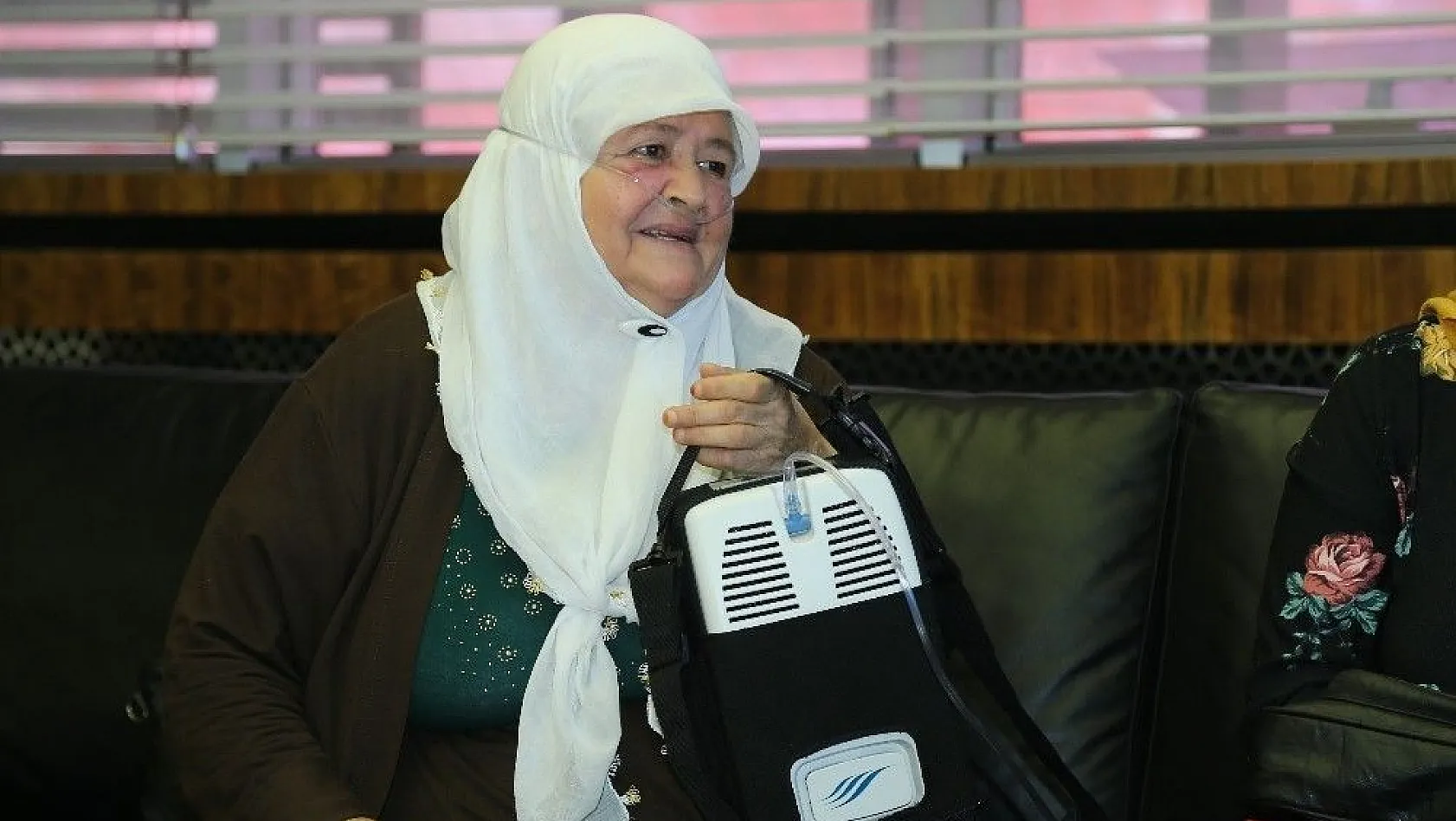 Fatma Teyze'nin oksijen cihazı talebini Büyükşehir karşıladı