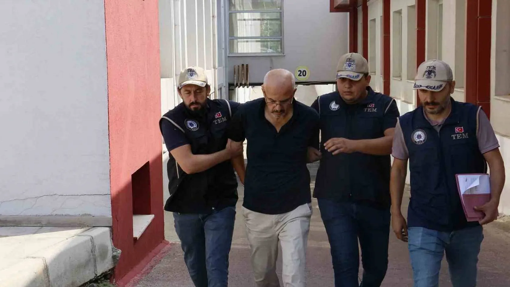 FETÖ'den kesinleşmiş hapis cezası olan iş adamı yakalandı