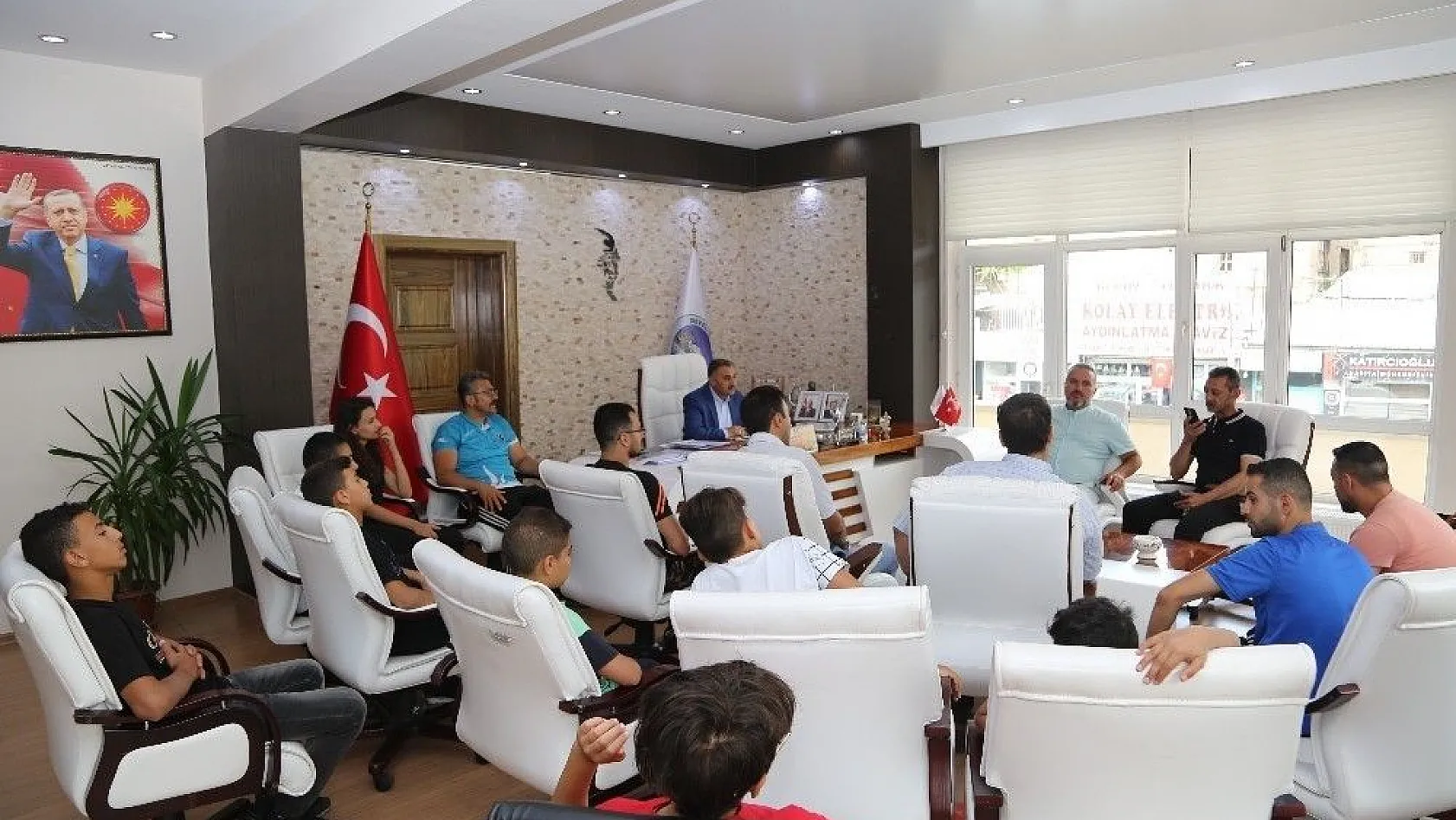 Filistinli tekvandoculardan Başkan Cabbar'a ziyaret
