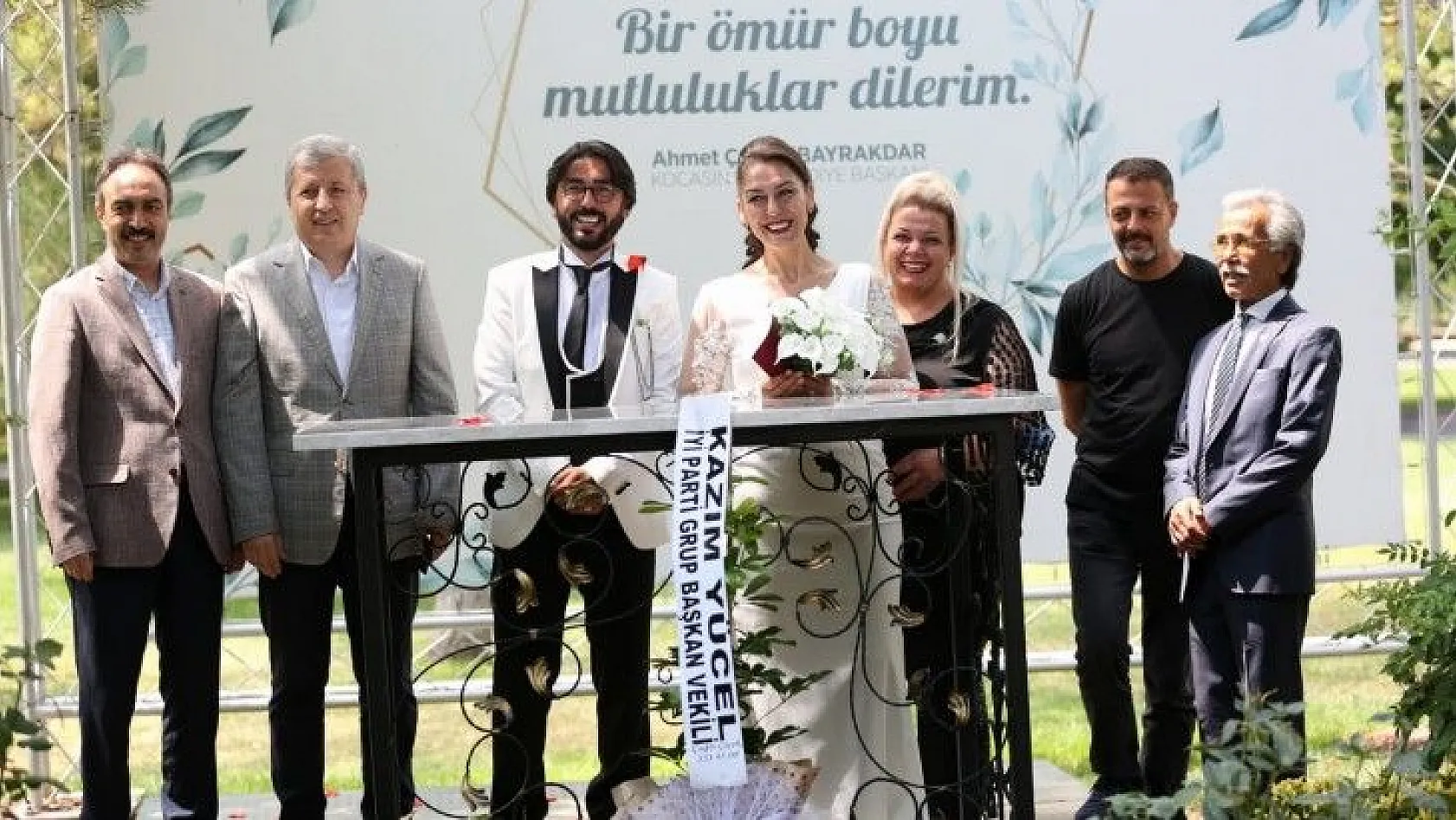 Gazeteci Mehmet Nilkalı ve Sümeyra'nın mutlu mutlu günü