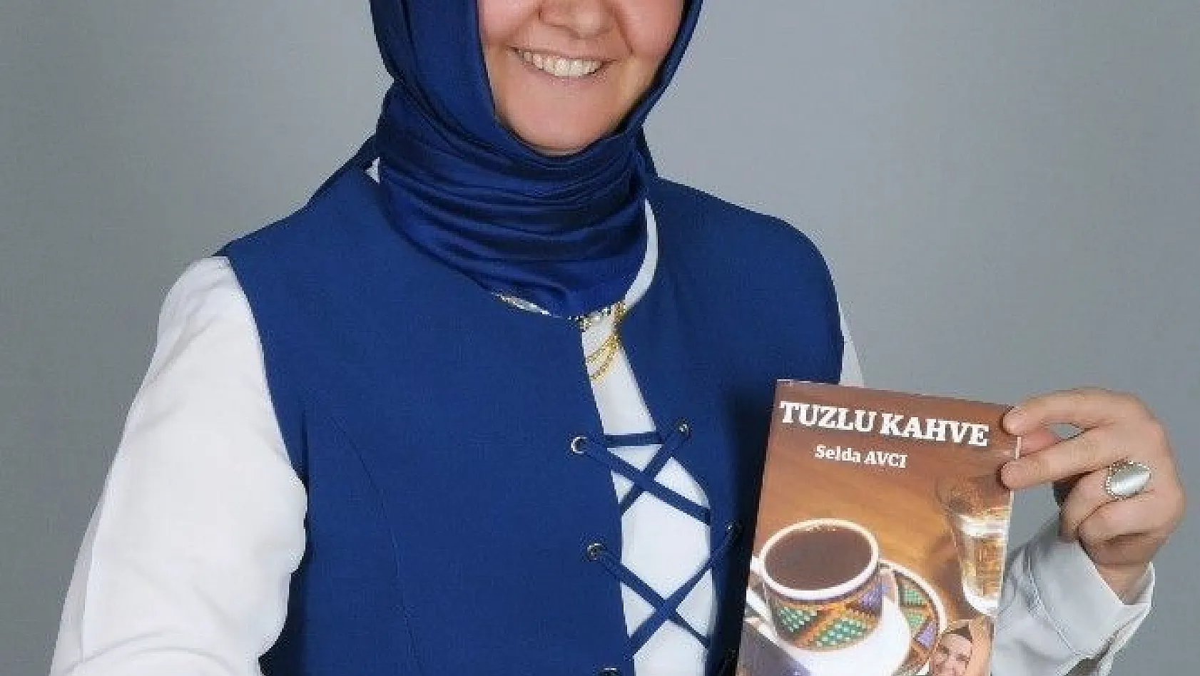 Gazeteci - Yazar Avcı, efsane program ''Tuzlu Kahve'yi'' kitaplaştırdı