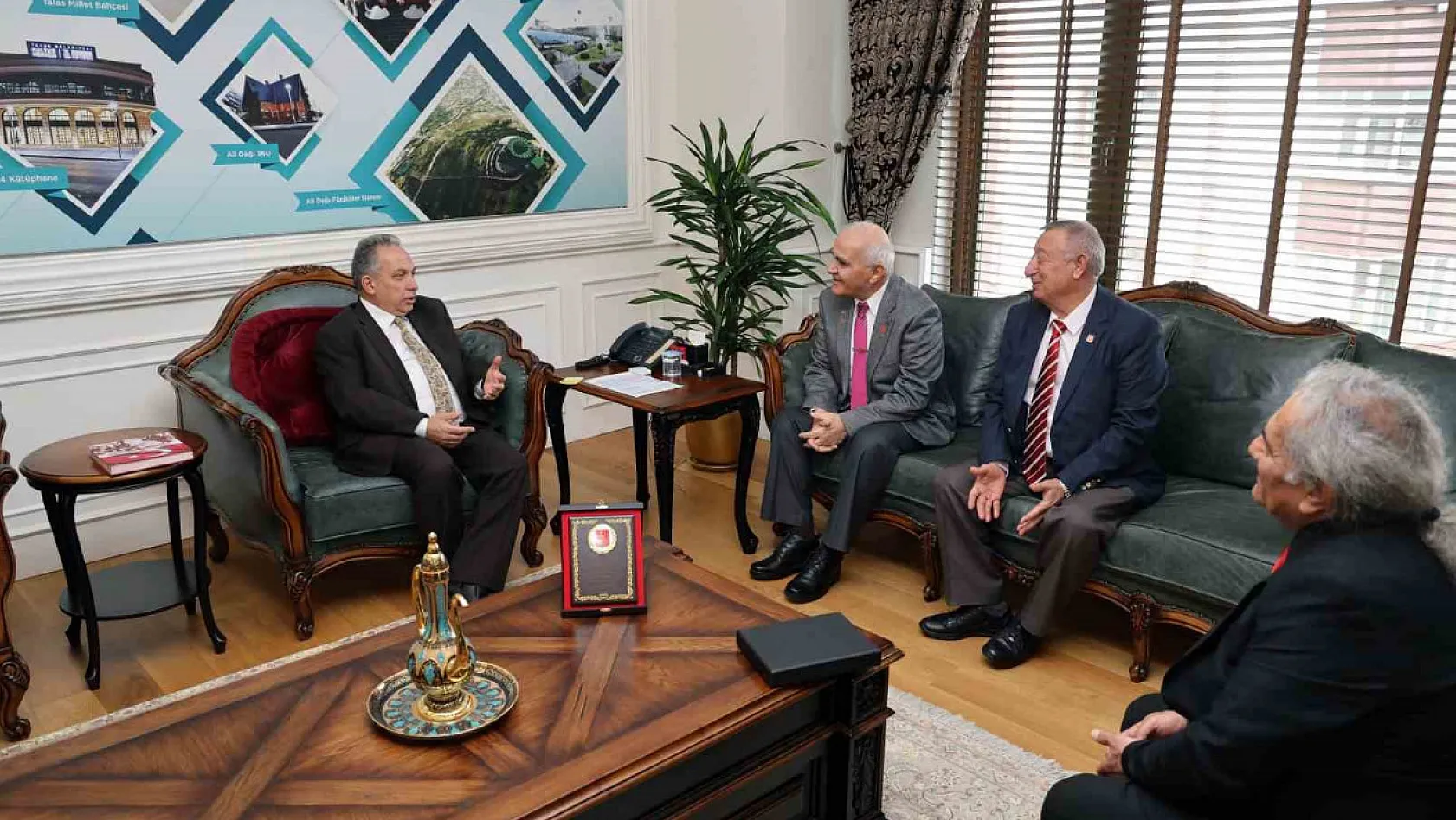 Kayseri'de Gaziler, Başkan Yalçın'ı ziyaret etti...