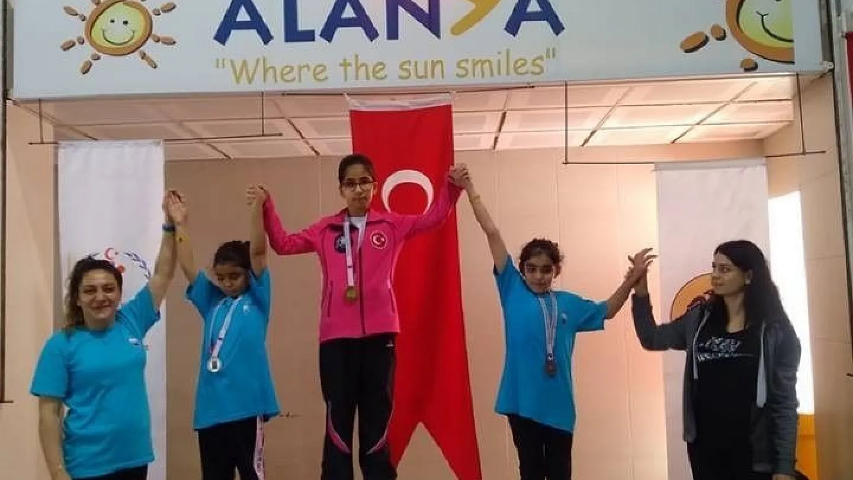 Görme Engelliler Yüzme Türkiye Şampiyonası'na Kayseri Damgası