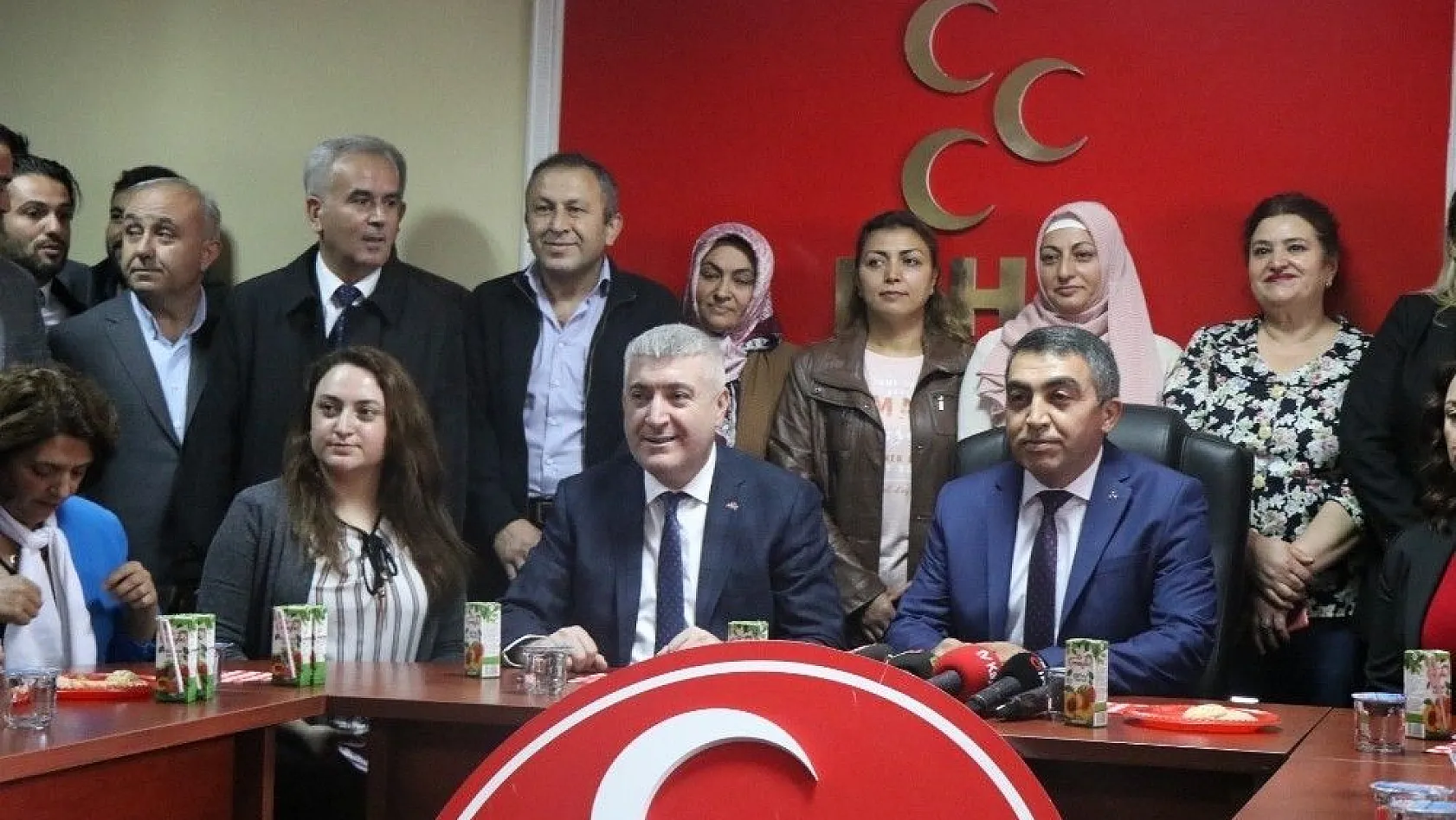 Hakan Kaya MHP'den büyükşehir belediye başkan aday adaylığını açıkladı
