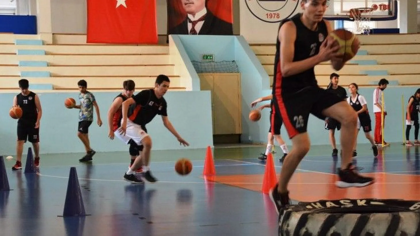 Hasketbol Gençlik ve spor Kulübü'nde antrenmanlar tekrar başladı...