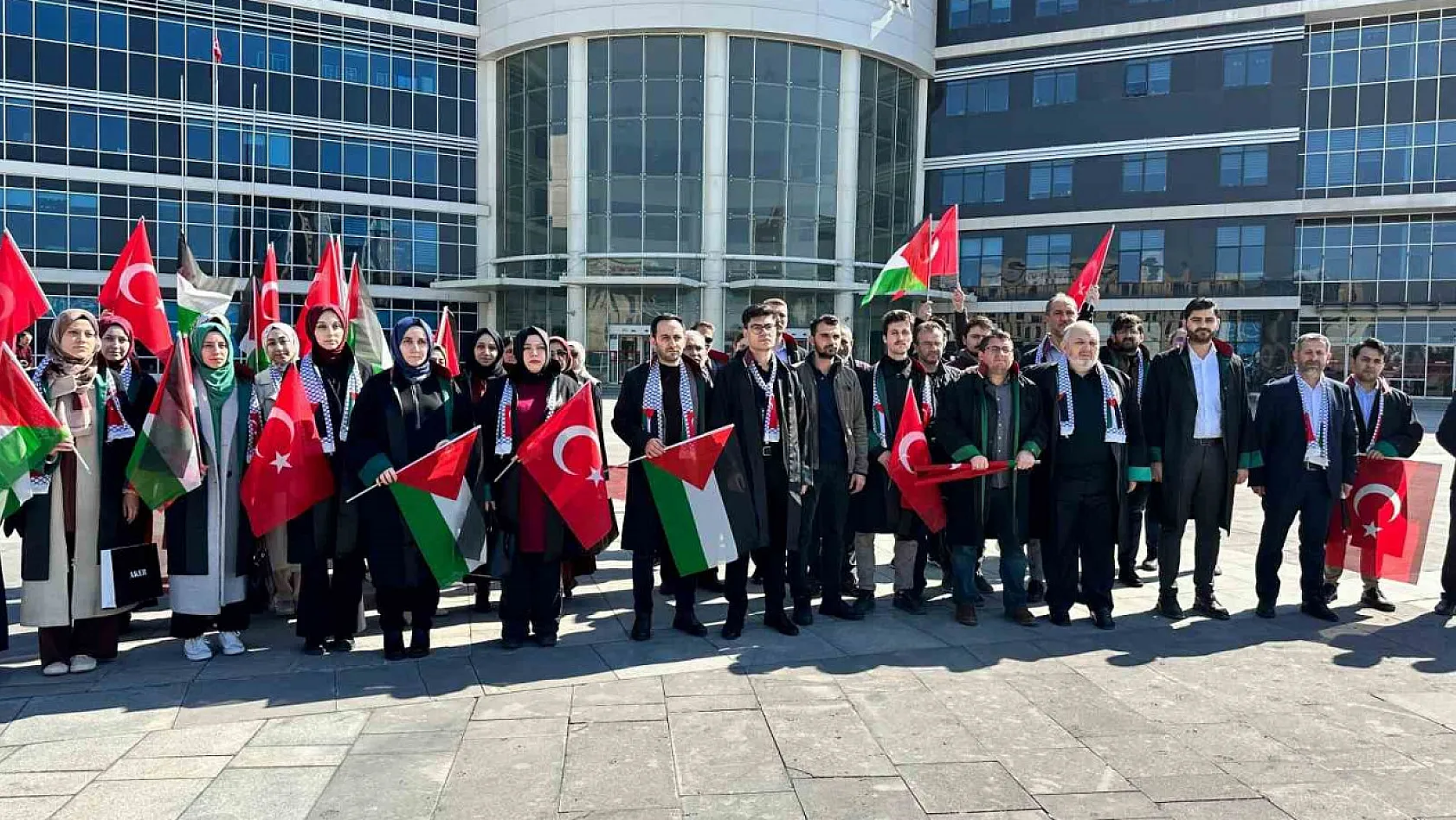 Kayseri'de hukukçulardan zulme tepki yürüyüşü