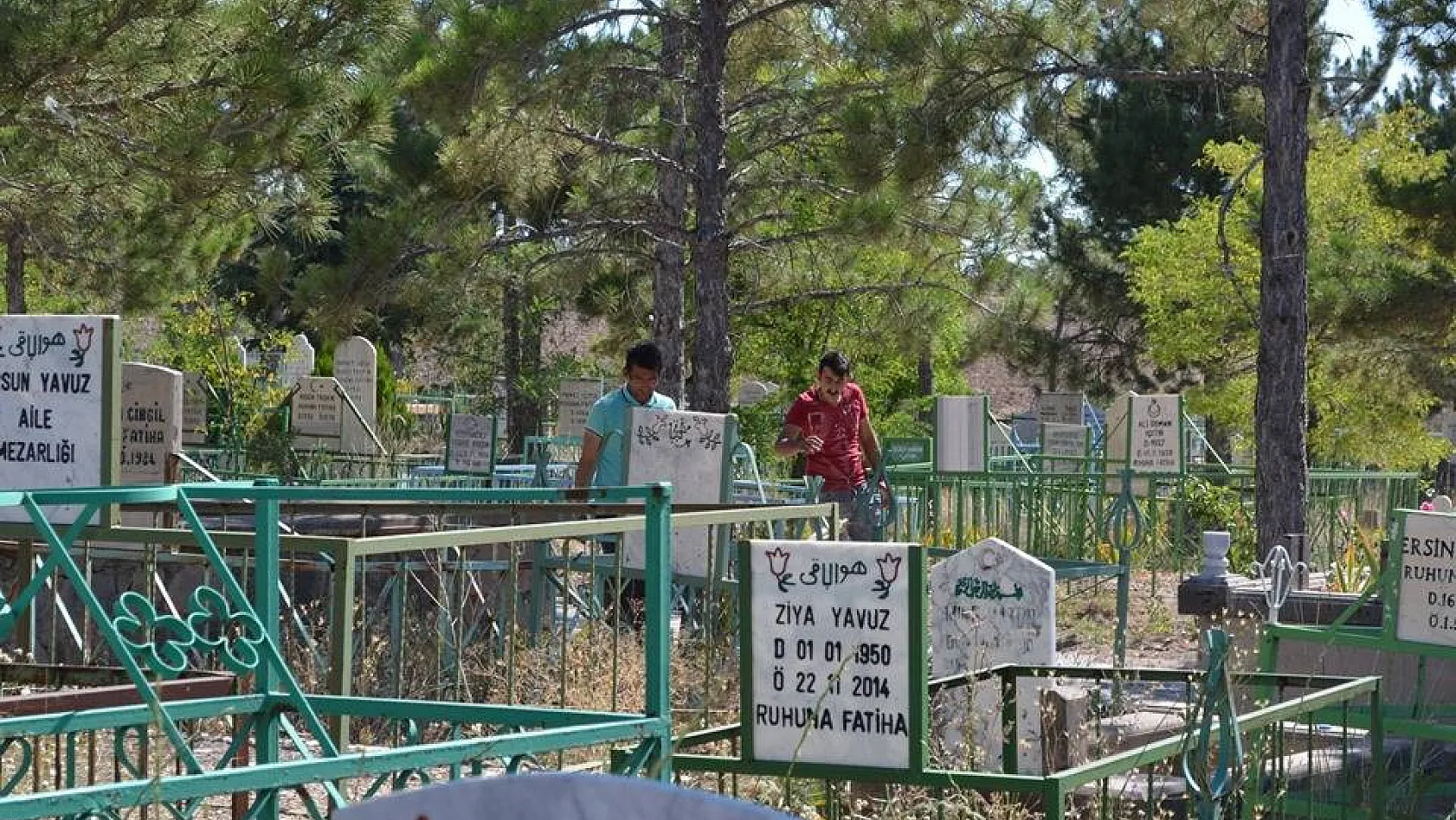  25 hükümlü mezarlıkta görüldü! 