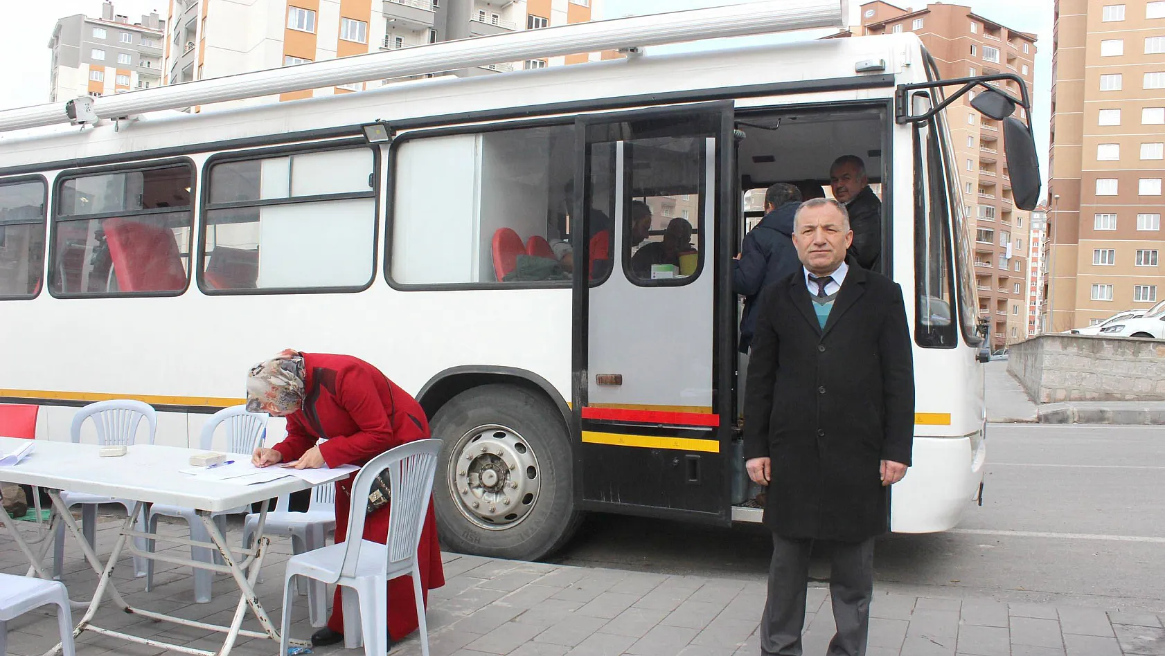 İldem Fatih Mahallesi'nde Kızılay'a anlamlı destek