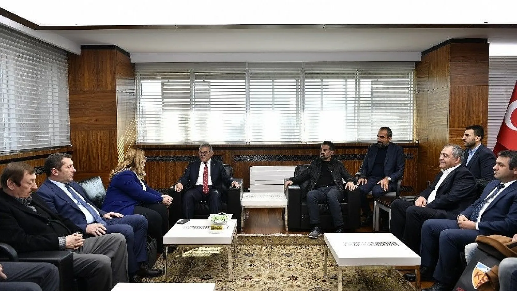 İstikbal Mobilya Kayserispor Başkanı Berna Gözbaşı ve yönetim kurulu üyeleri Başkan Büyükkılıç'ı ziyaret etti
