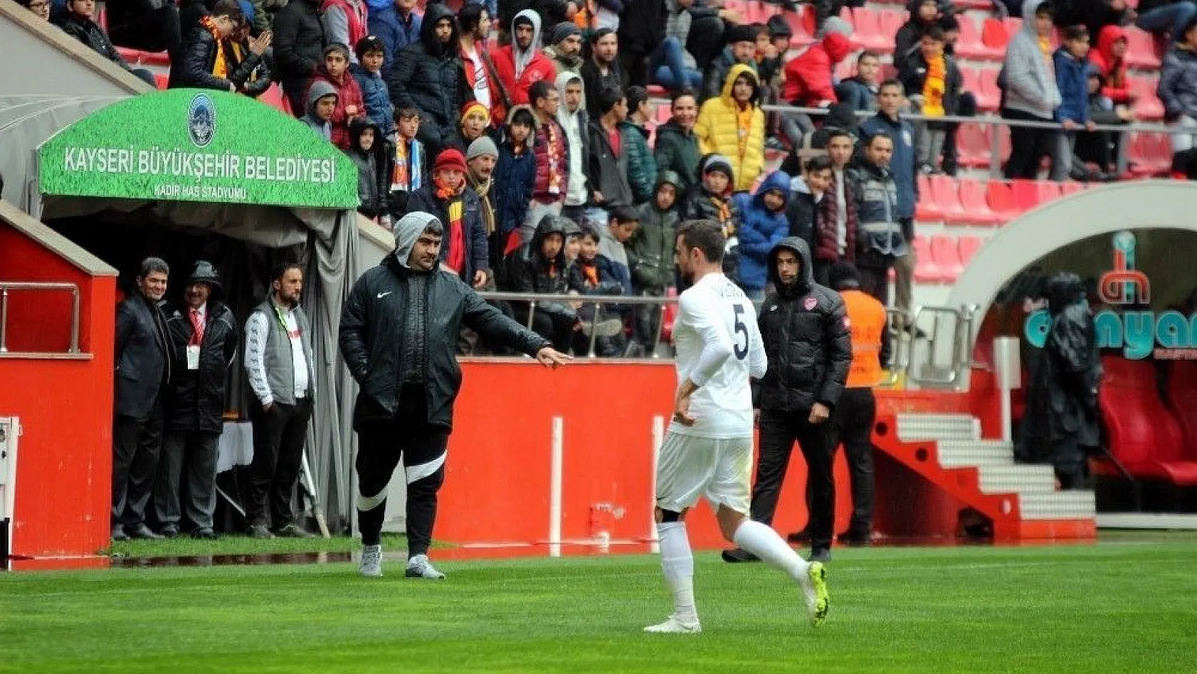 Kayserispor, Adana Demirspor'a 2-0 mağlup oldu