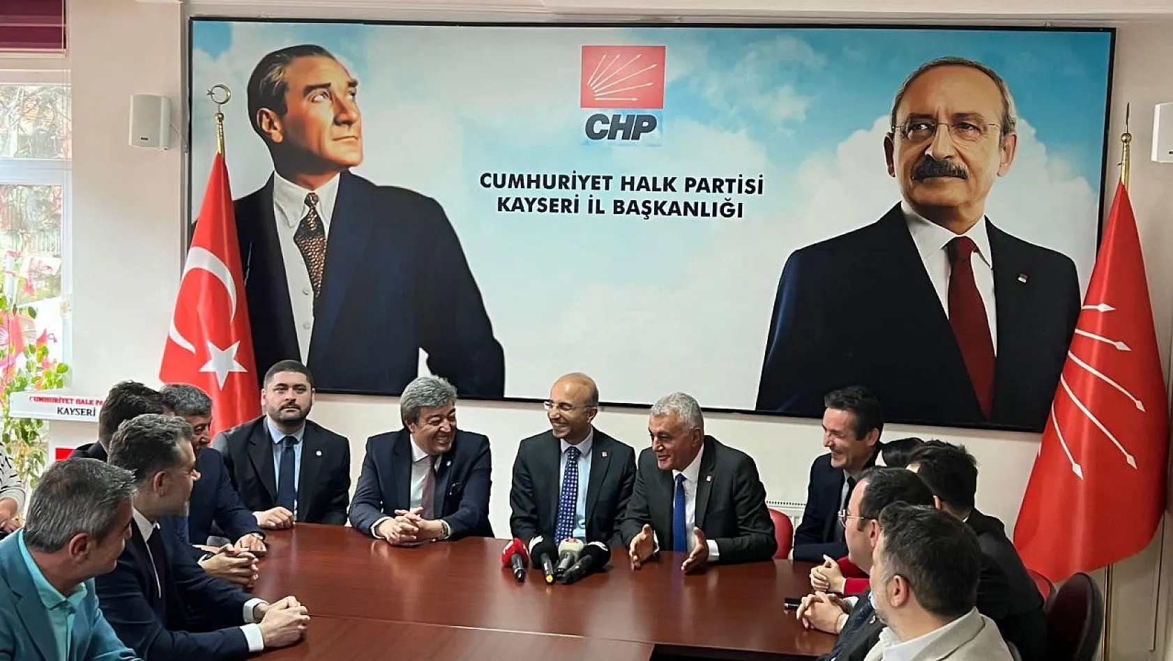 İYİ Parti'den, CHP'ye ziyaret: Kayseri de artık Saray iktidarından bunaldı!