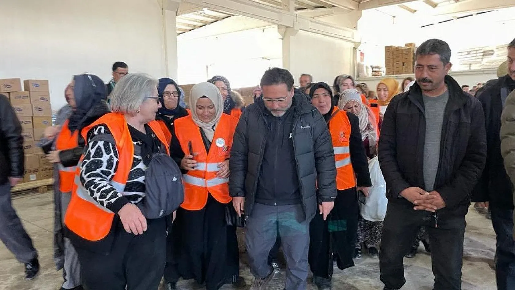 Kadın Kooperatiflerinin üyeleri Vali Çiçek'i Elbistan'da ziyaret etti