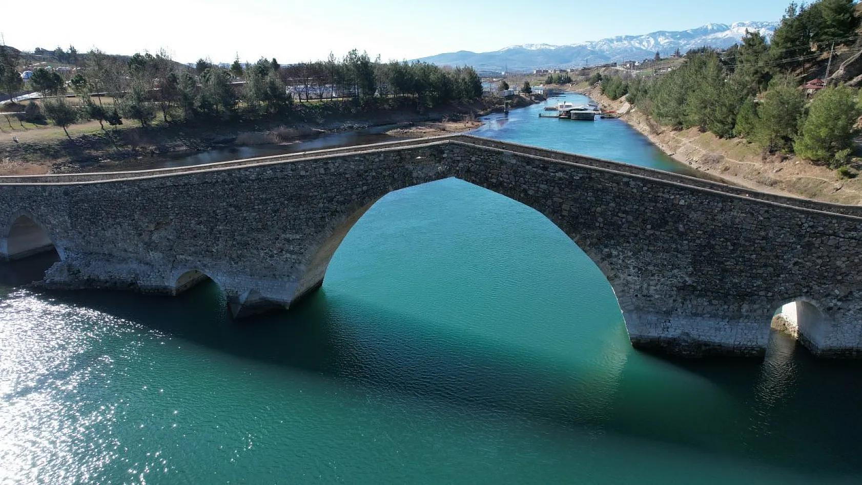 Kahramanmaraş'ta 500 yıllık köprü asrın felaketine de dayandı