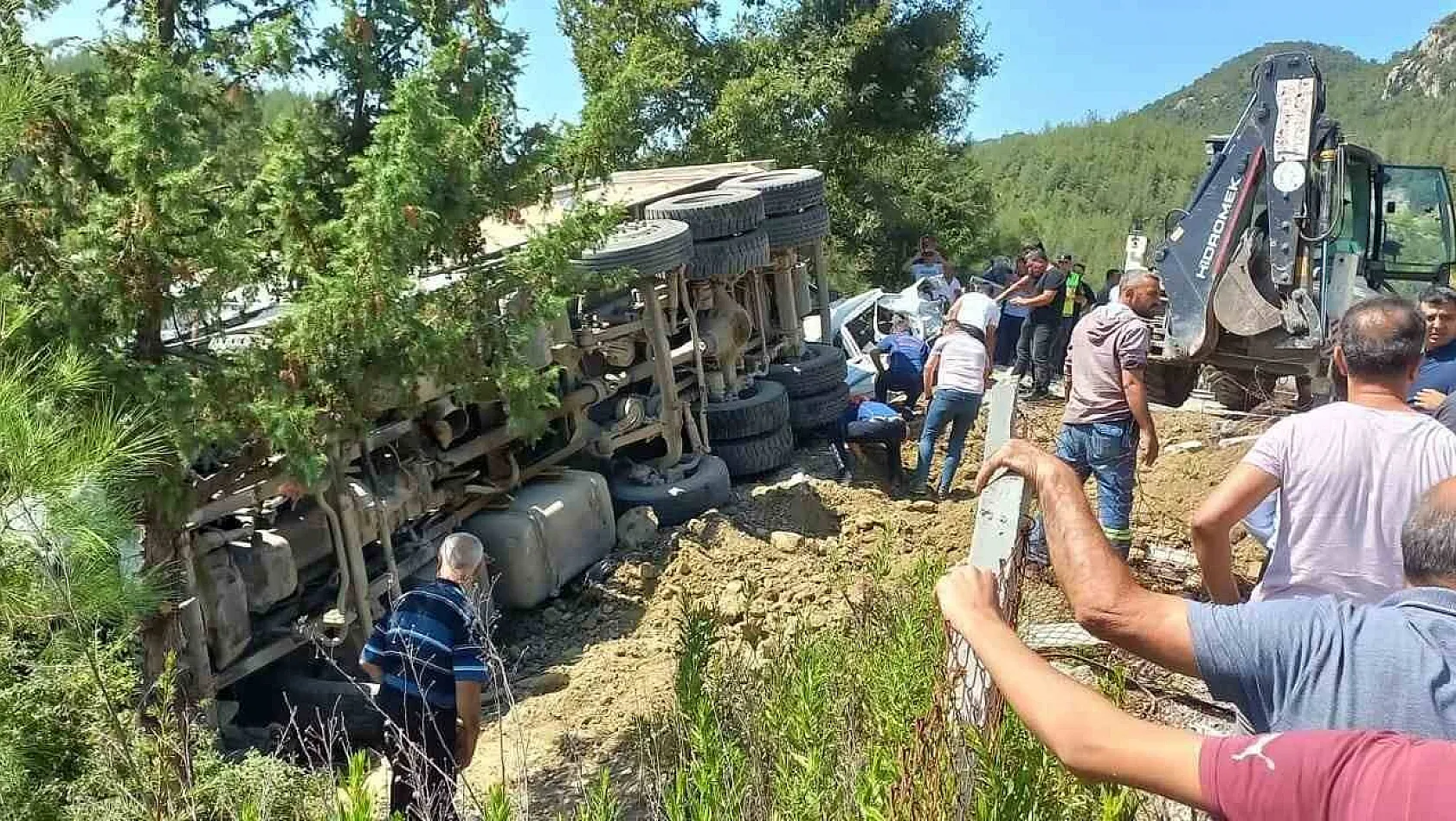 Kahramanmaraş'ta freni patlayan kamyon kalabalığın arasına daldı: 5 ölü, 25 yaralı