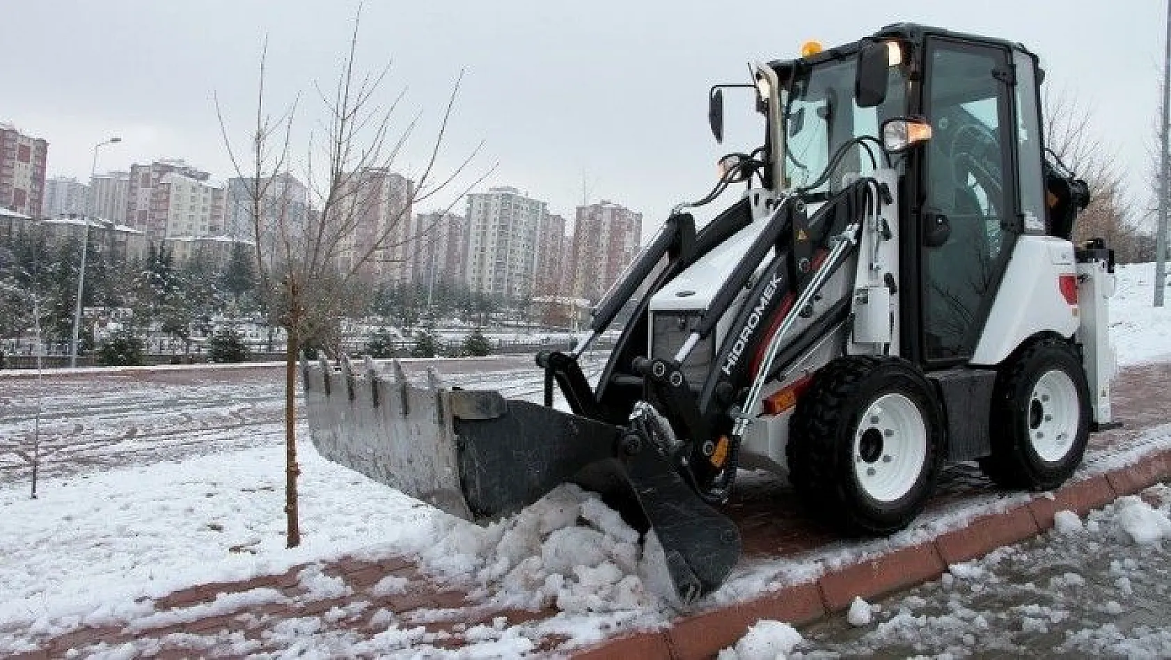 Kar yağdı, Talas Belediyesi anında müdahale etti
