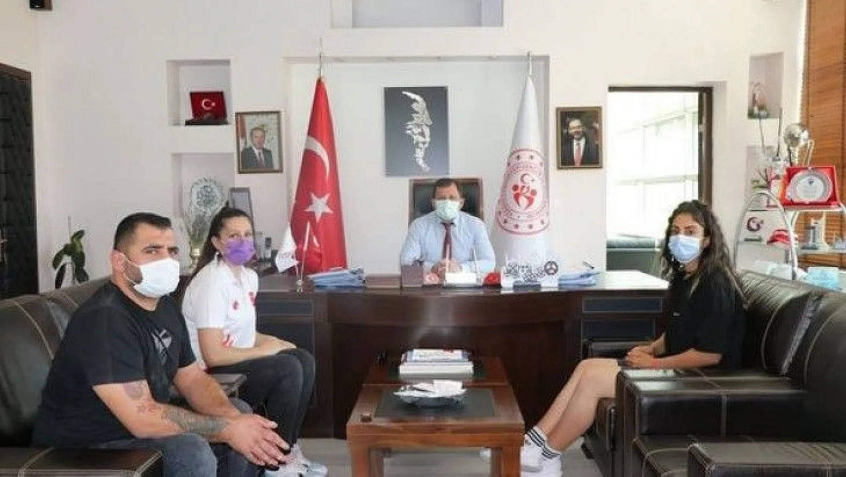 Karadayı ve Mercan Ali İhsan Kabakcı'yı ziyaret ettiler