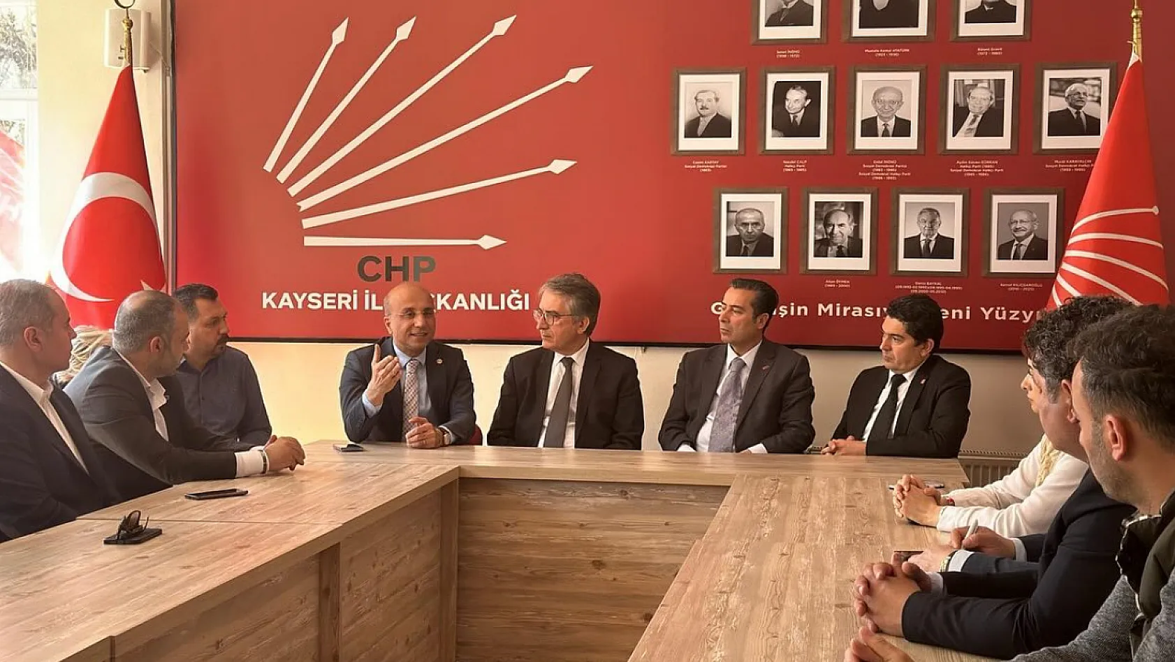 Karatepe'den CHP Kayseri il başkanlığına ziyaret