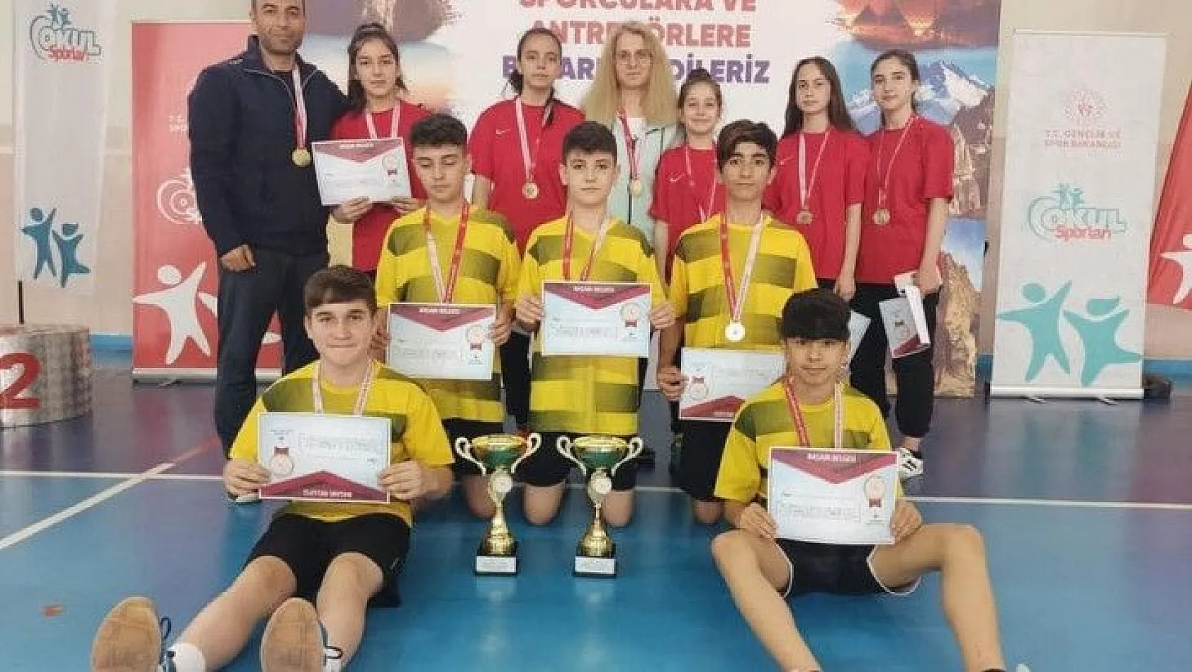 Badminton takımları namağlup Türkiye Şampiyonası yolcusu