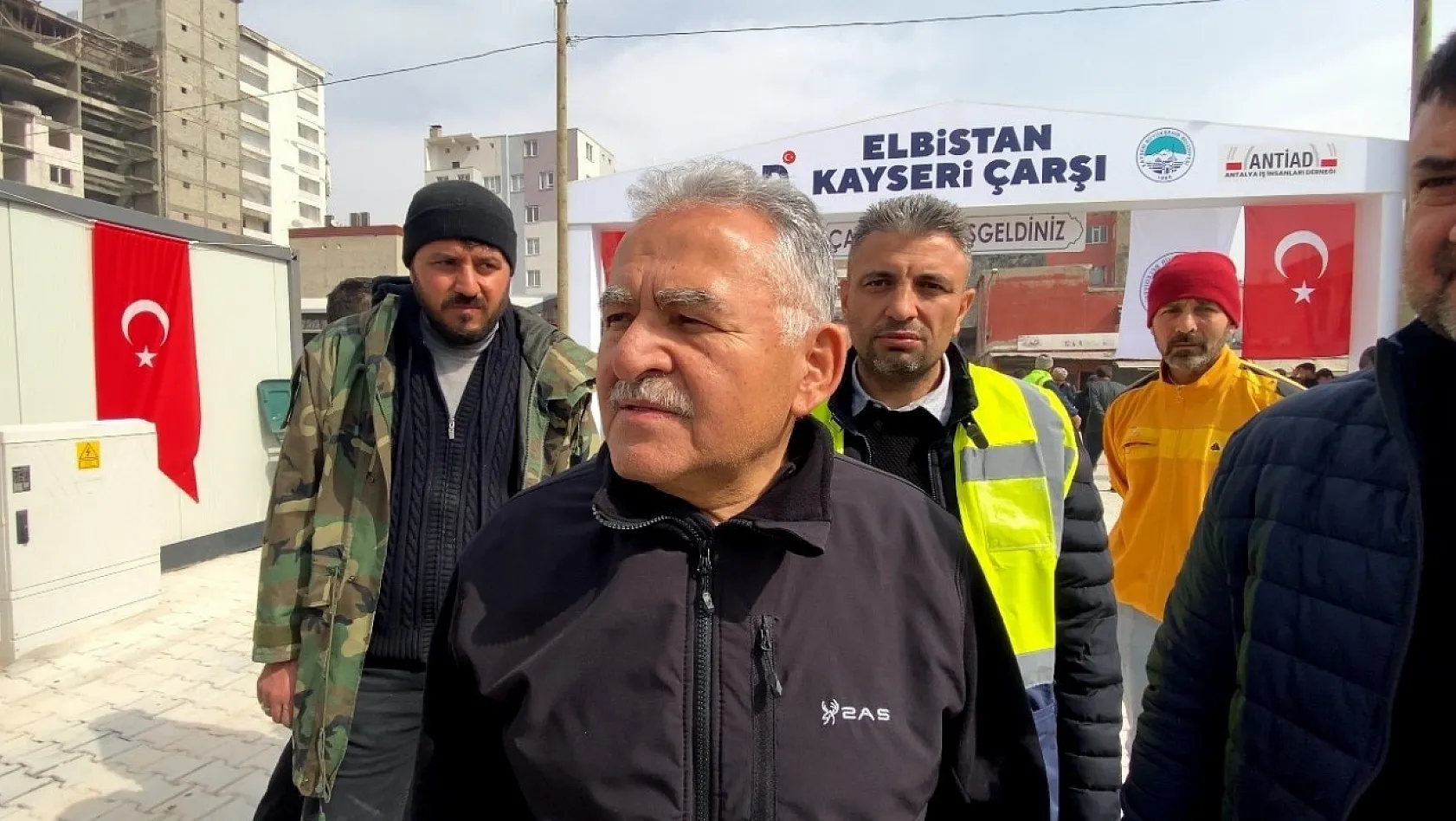 Kayseri Büyükşehir'in deprem bölgesindeki desteği dergide geniş yer buldu...