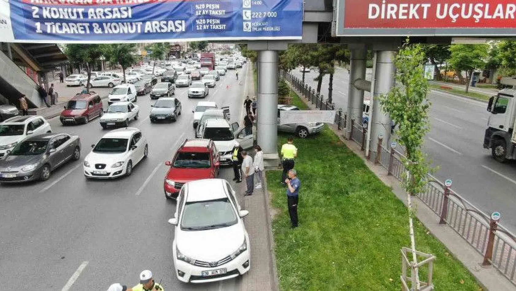 Kayseri'de 9 araç birbirine girdi