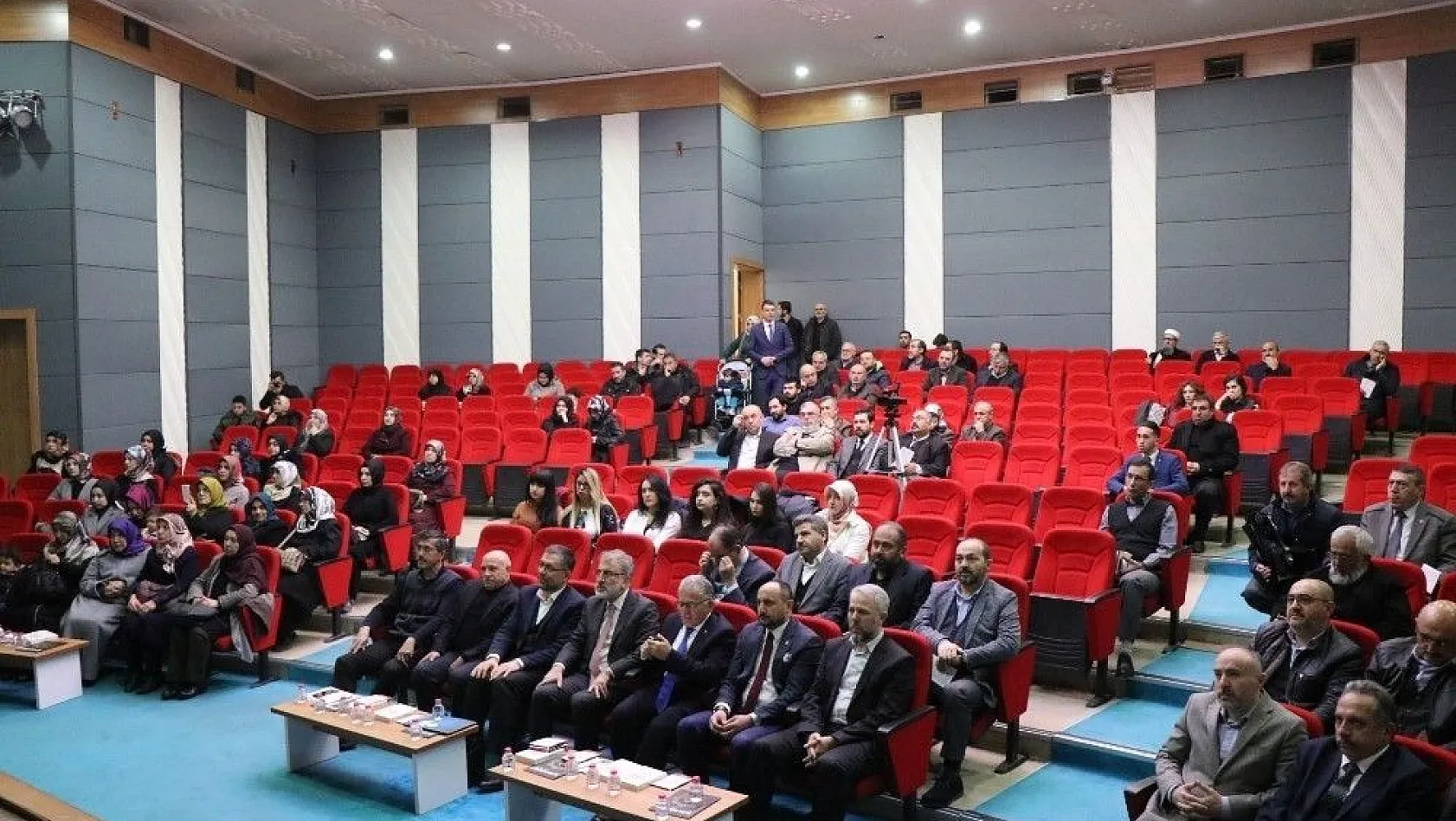 Kayseri'de 'Aile' konusu masaya yatırıldı
