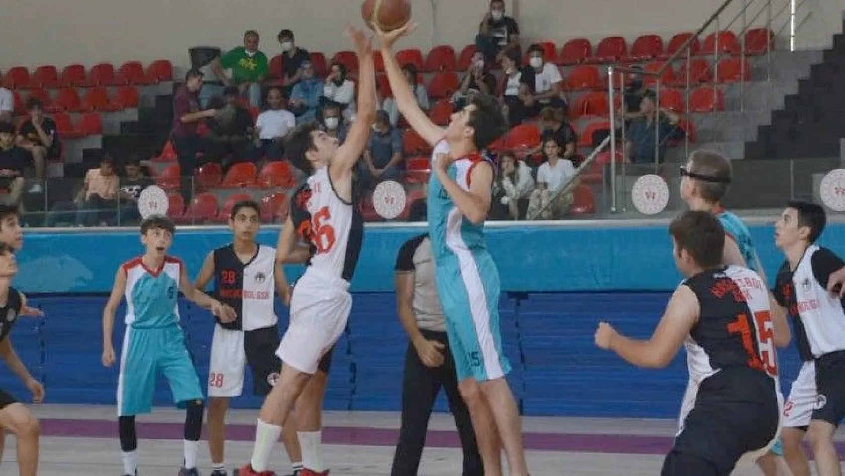 Kayseri'de Basketbol Yaz Ligi maçları başladı