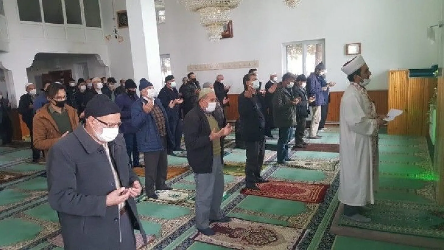 Kayseri'de camilerde yağmur duası yapıldı