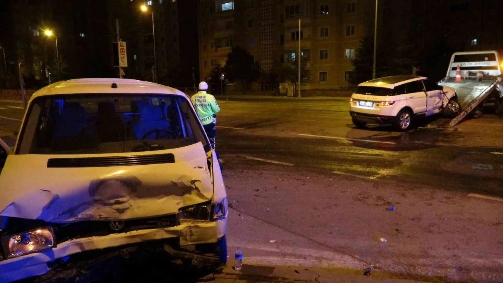 Kayseri'de cip ile ticari araç çarpıştı: 7 kişi...