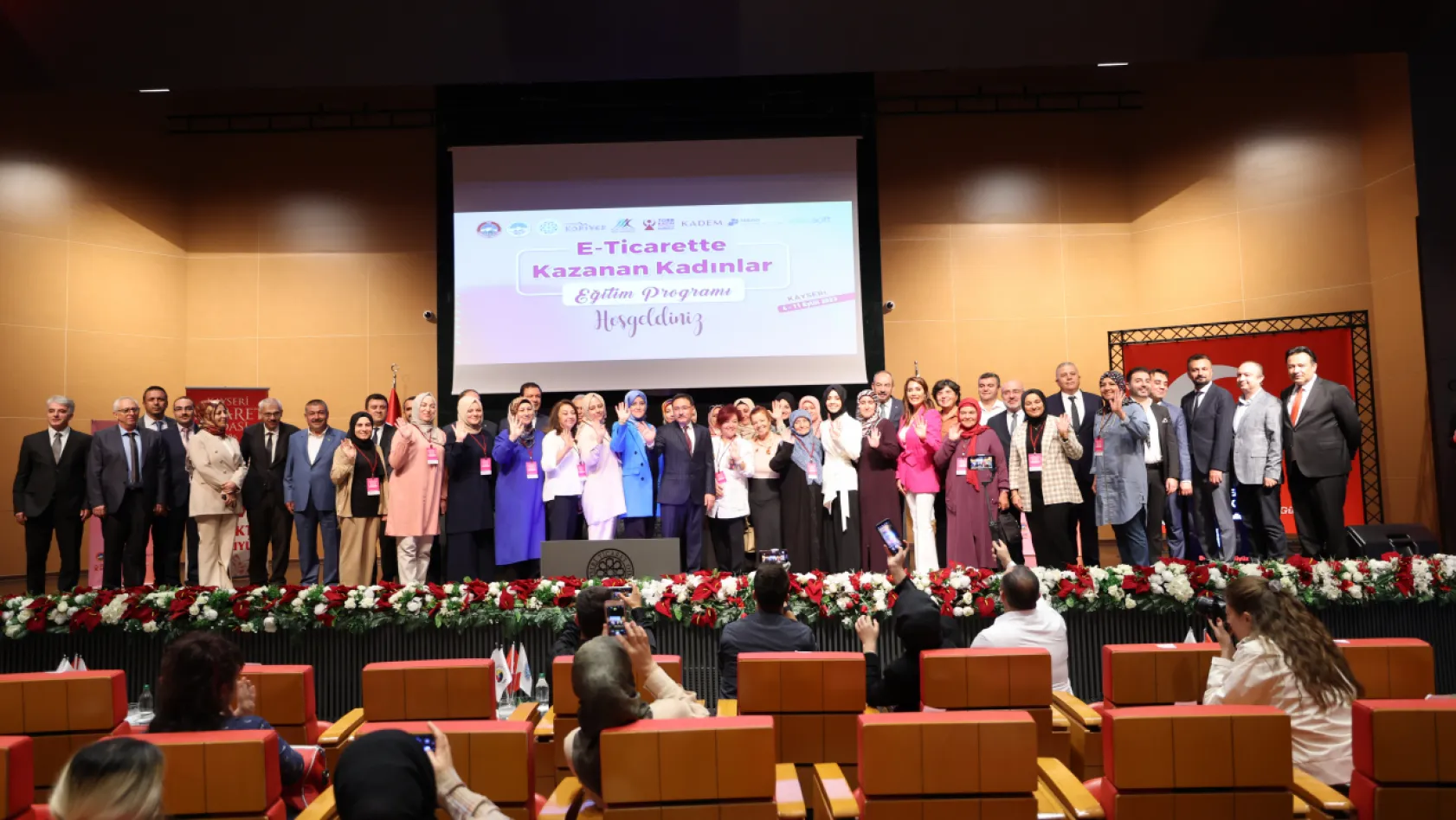 Kayseri'de, 'E Ticarette Kazanan Kadınlar' eğitimi başladı