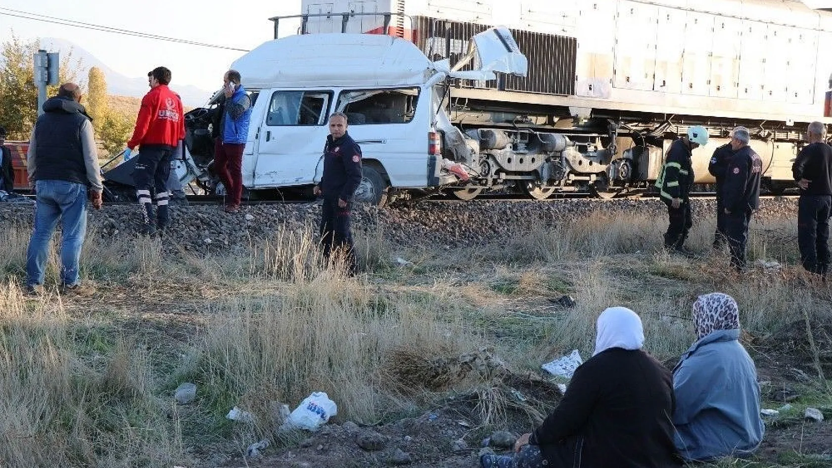 Kayseri'de hemzemin geçitte karı ve kocanın hayatını kaybettiği tren kazası kamerada
