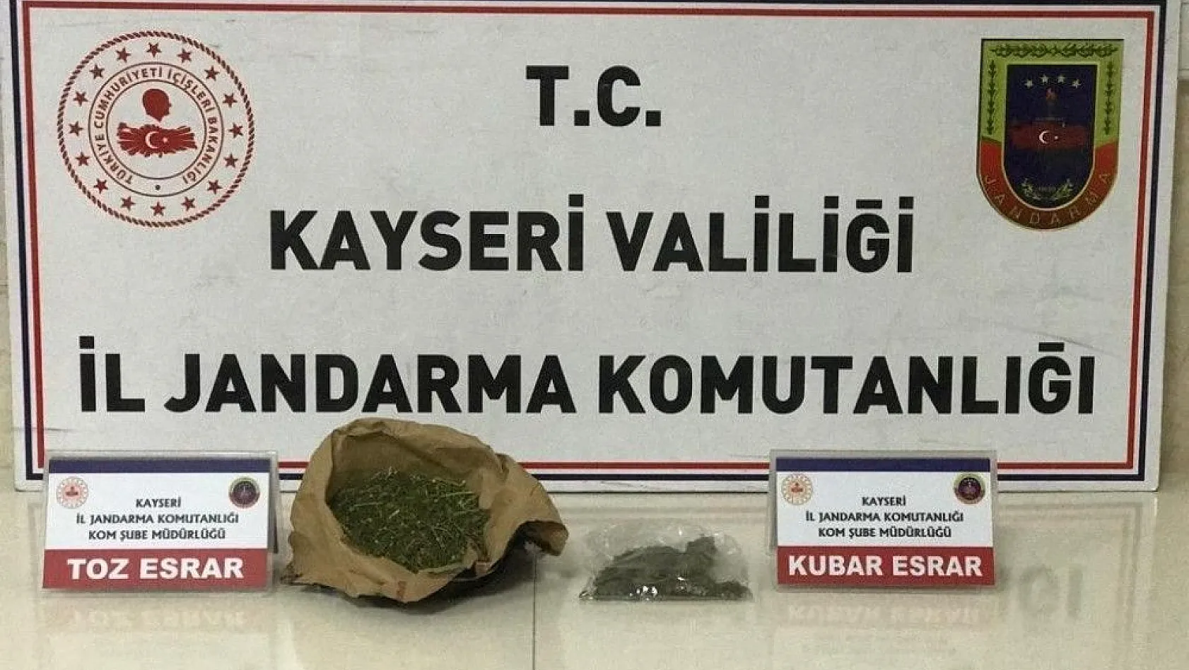 Kayseri'de jandarmanın evde yaptığı aramada 250 gram esrar ele geçirildi