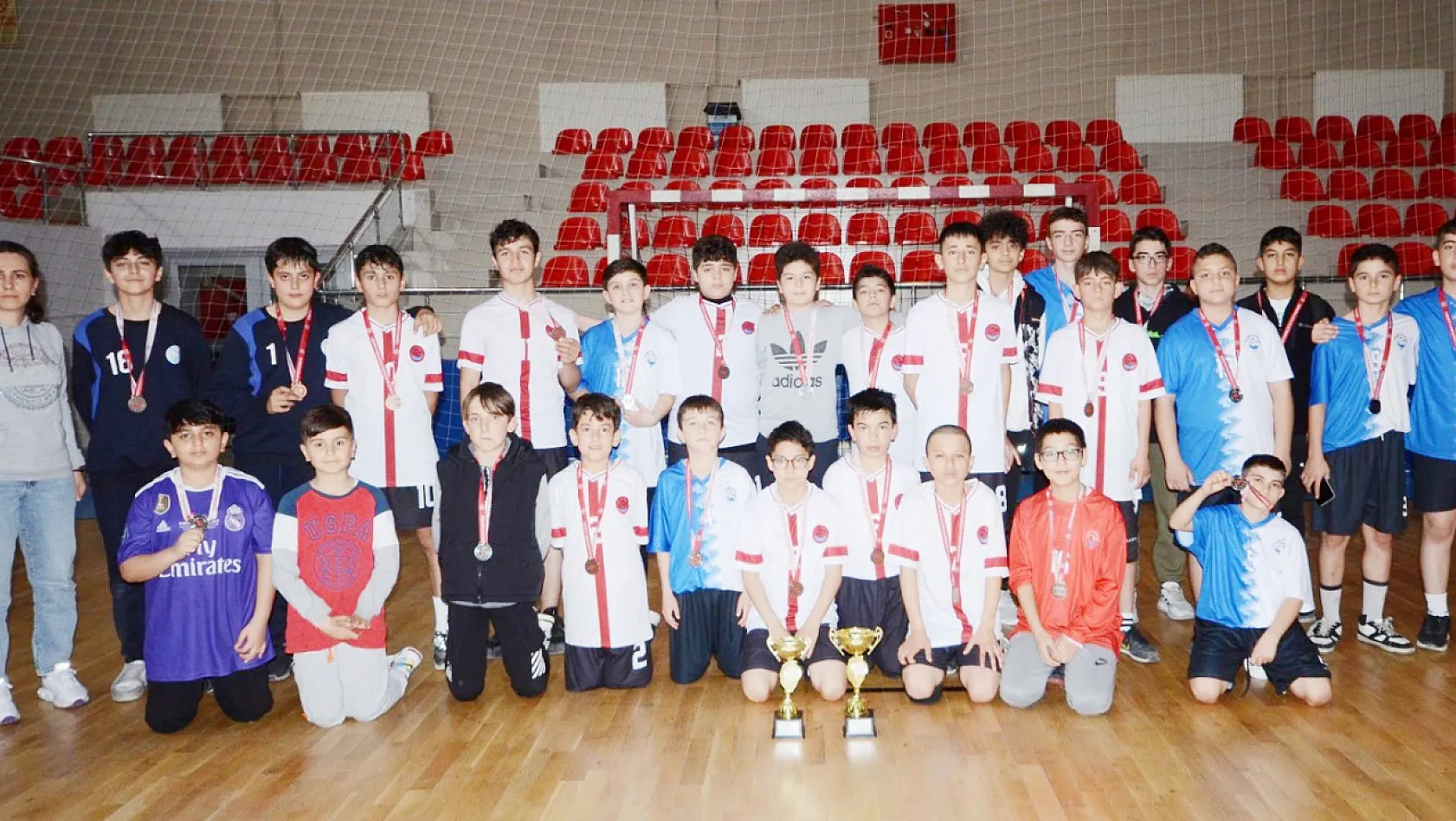 Kayseri'de Küçük Erkekler Hentbol şampiyonu belli oldu