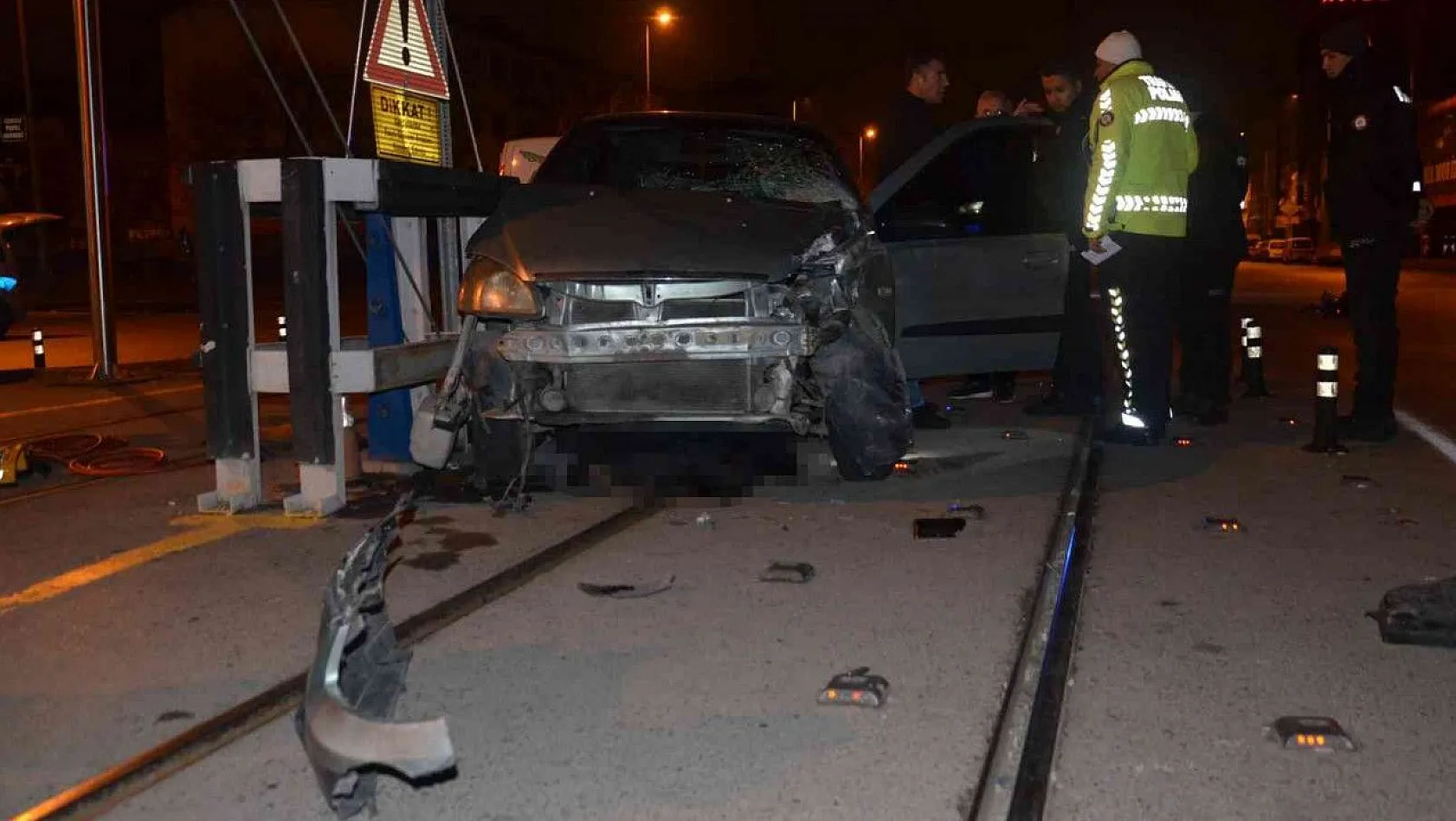 Kayseri'de motosiklet otomobile çarptı: Ağabey öldü, kardeş yaralı!
