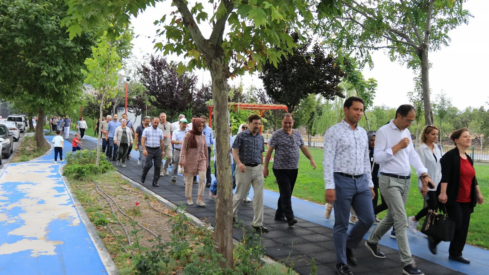 Kayseri'de sağlık personelleri neden yürüyüş yaptı?