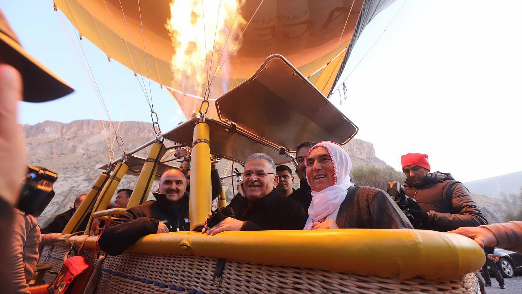 Kayseri'de sıcak hava balonları gökyüzüyle buluştu