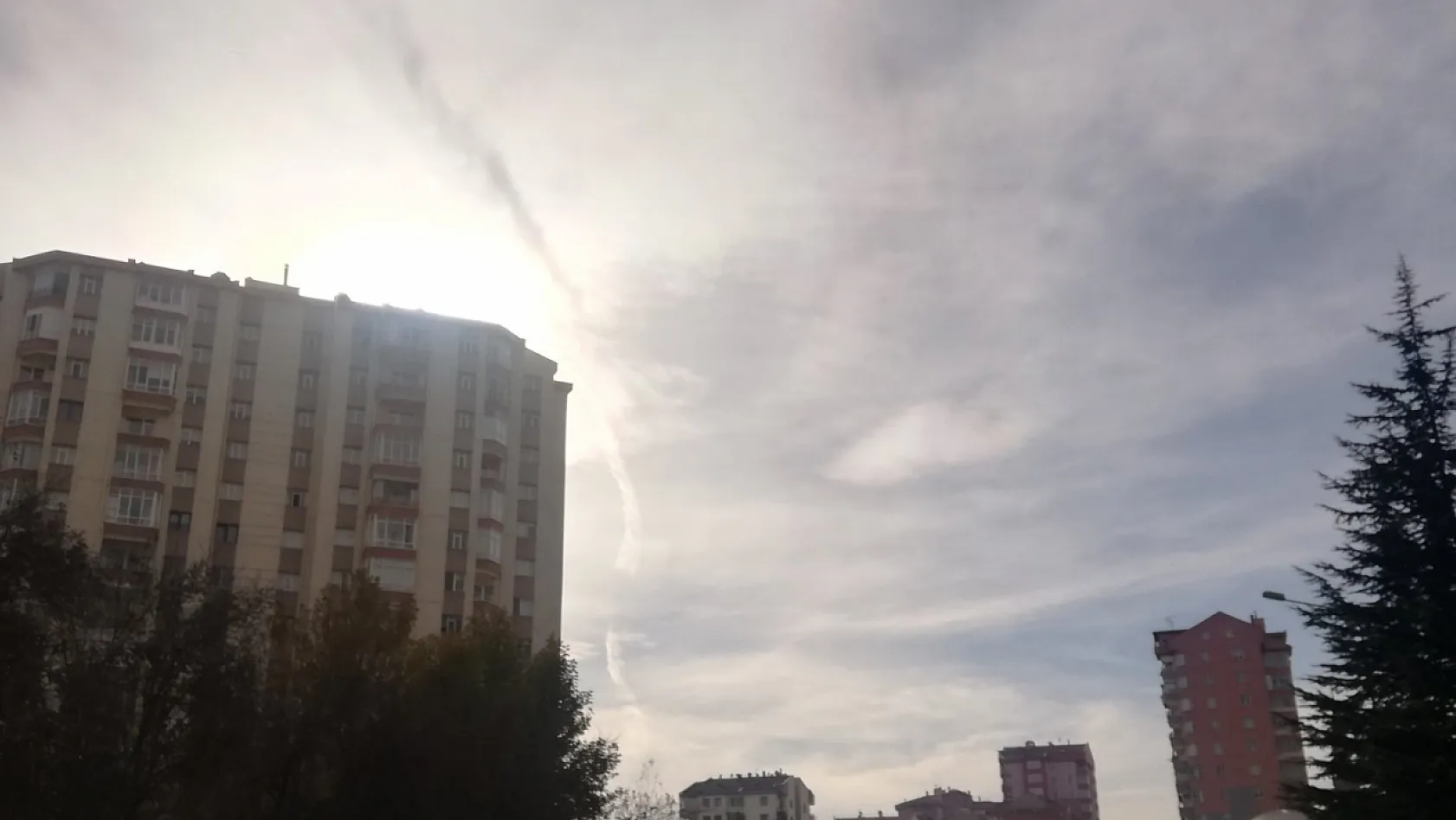 Kayseri'de spreyleme ile güneşi perdeleyen uçak iddiası