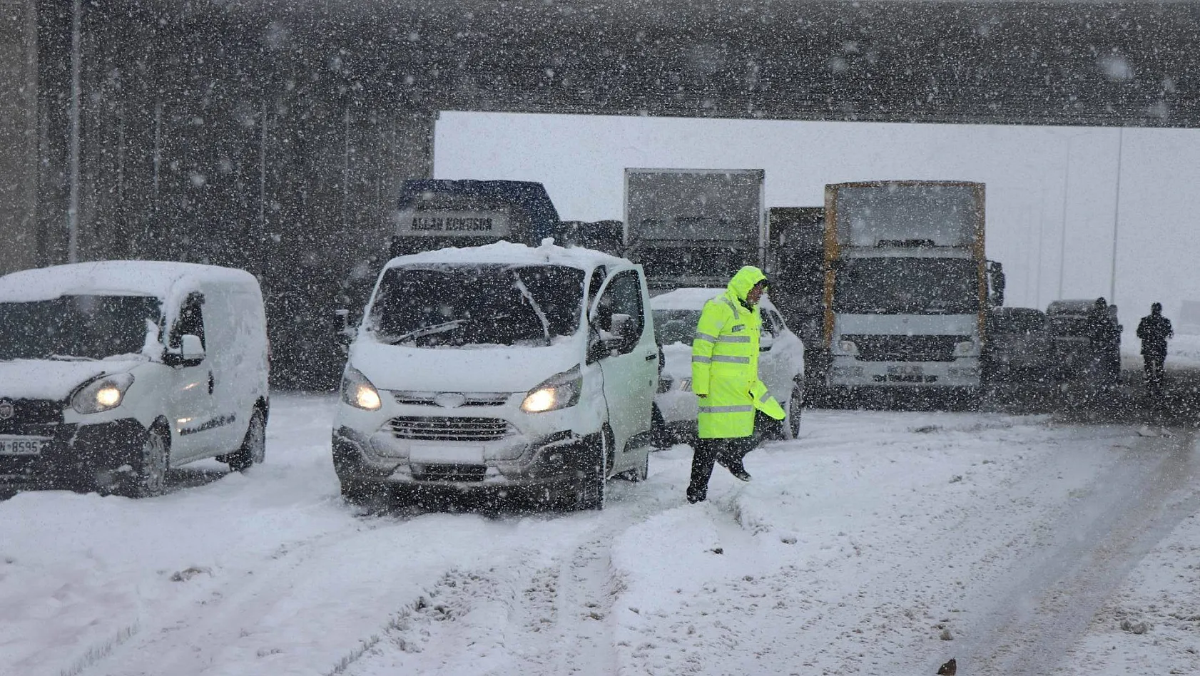 Kayseri'de ulaşıma kar engeli