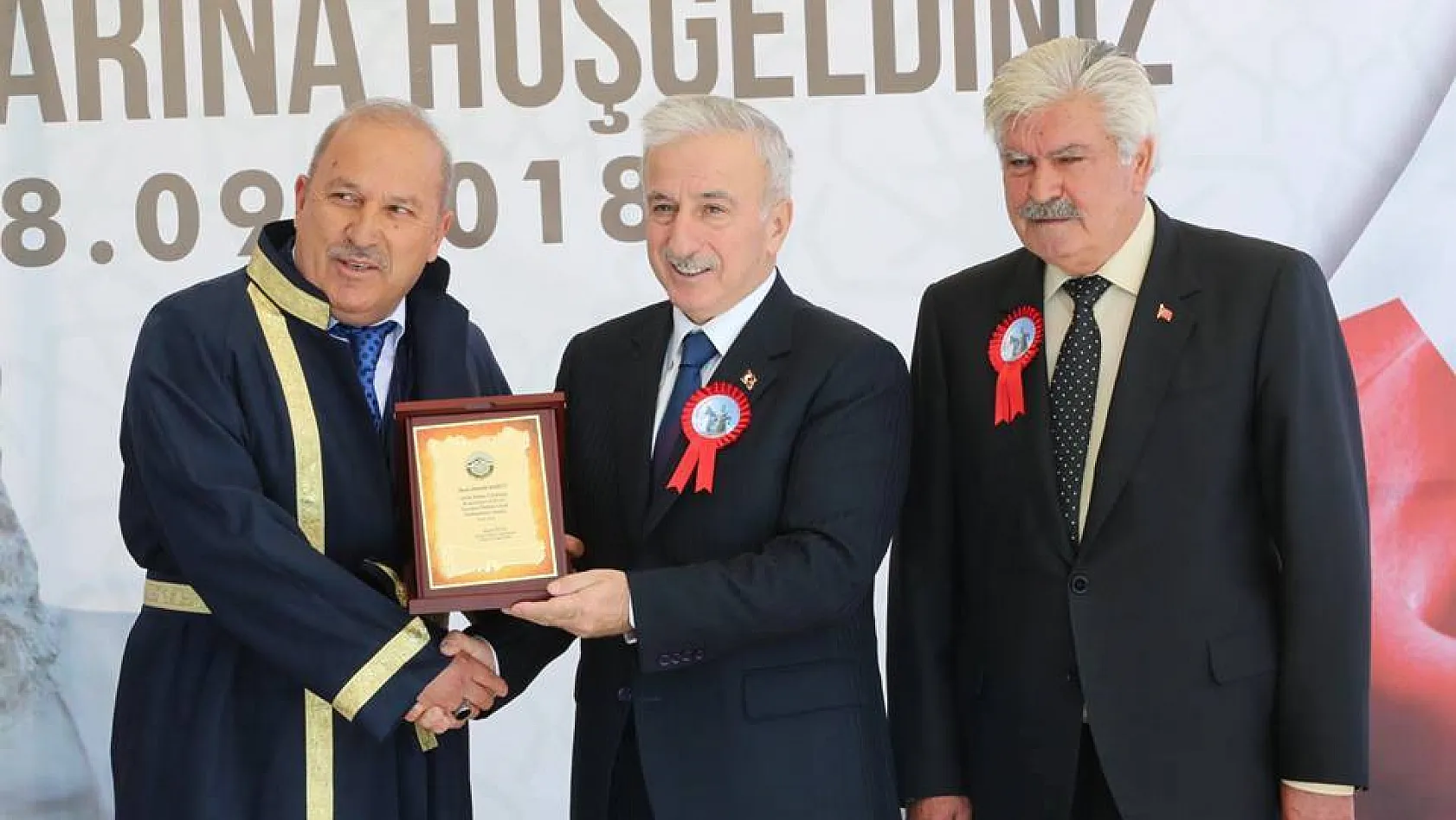 Kayseri'de yılın Ahisi 54 yıllık terzi oldu
