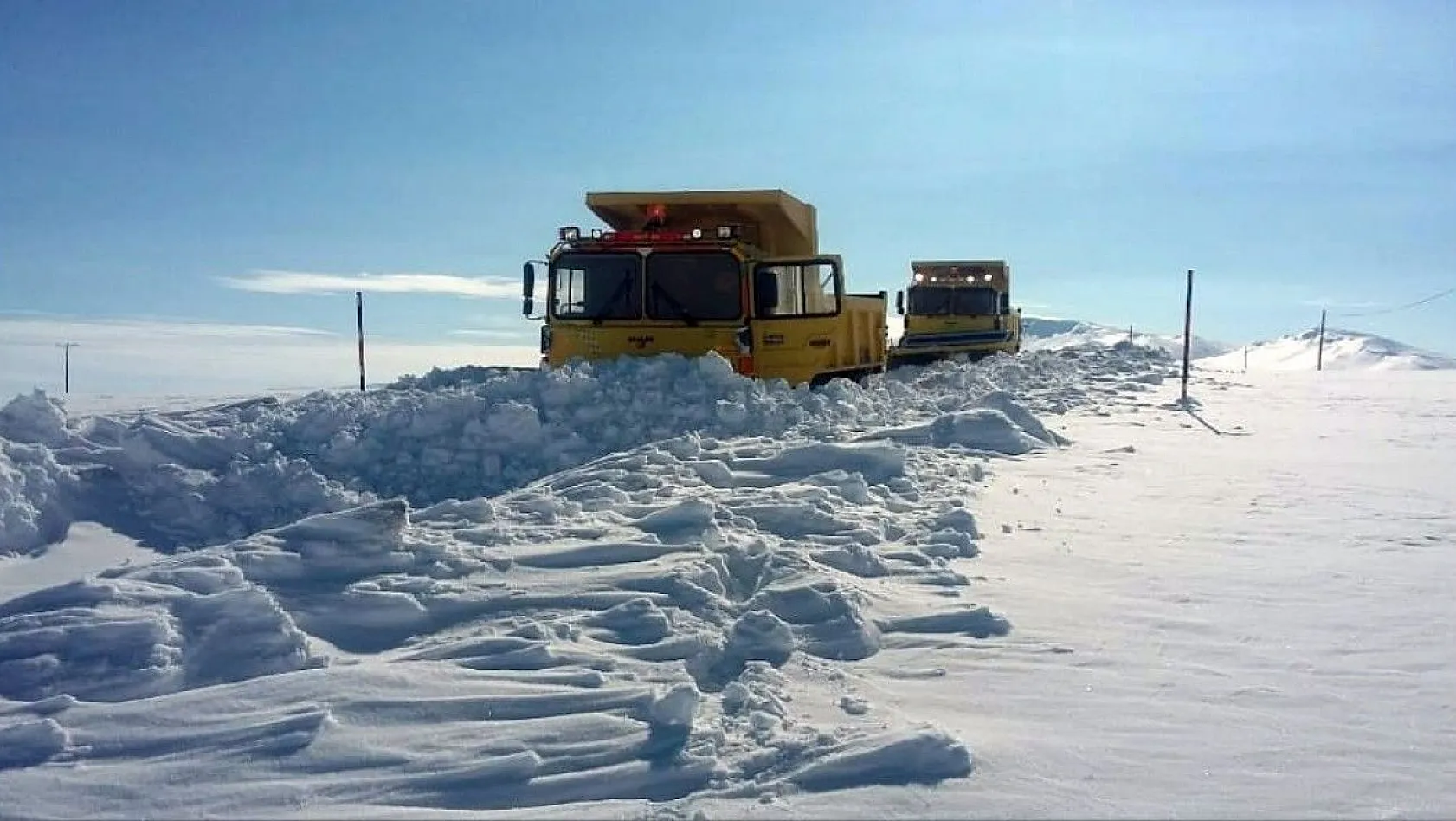 Kayseri'de yoğun kardan dolayı ulaşıma kapanan 208 mahalle yolu açıldı