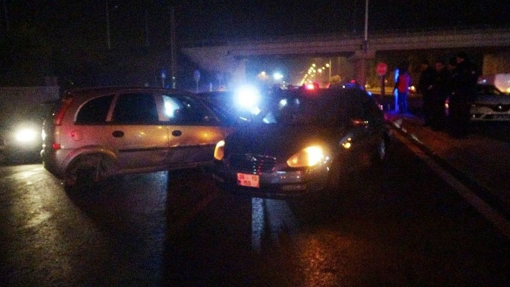 Kayseri'de zincirleme kaza: 5 araç birbirine girdi