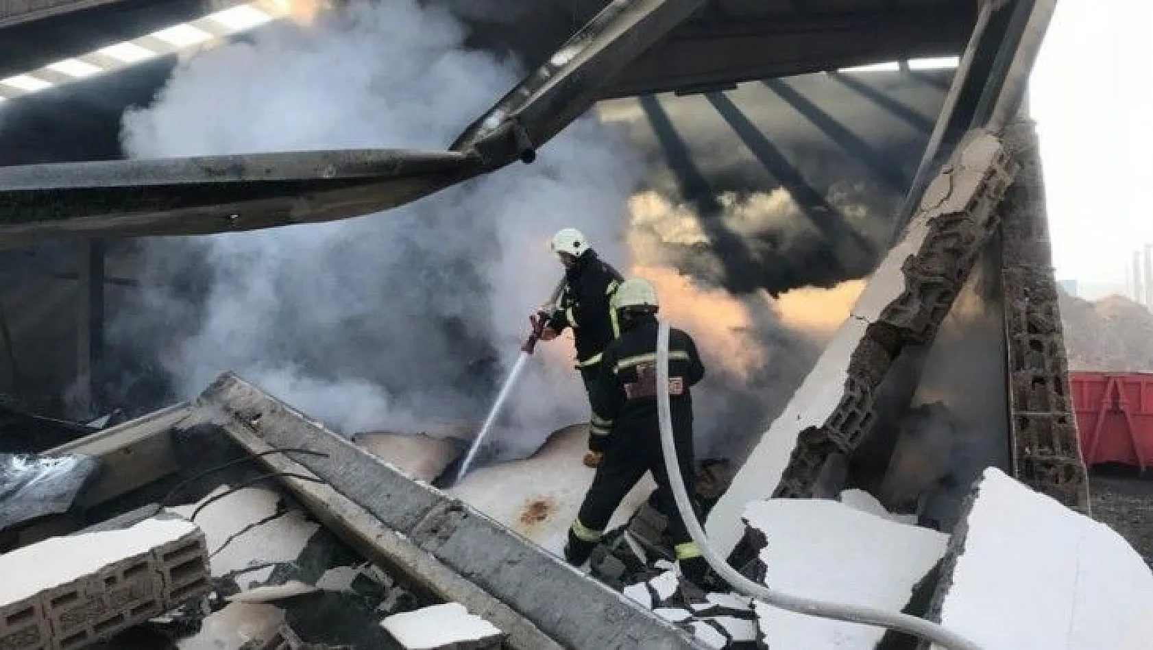 Kayseri'deki fabrika yangını 3 saatte kontrol altına alındı