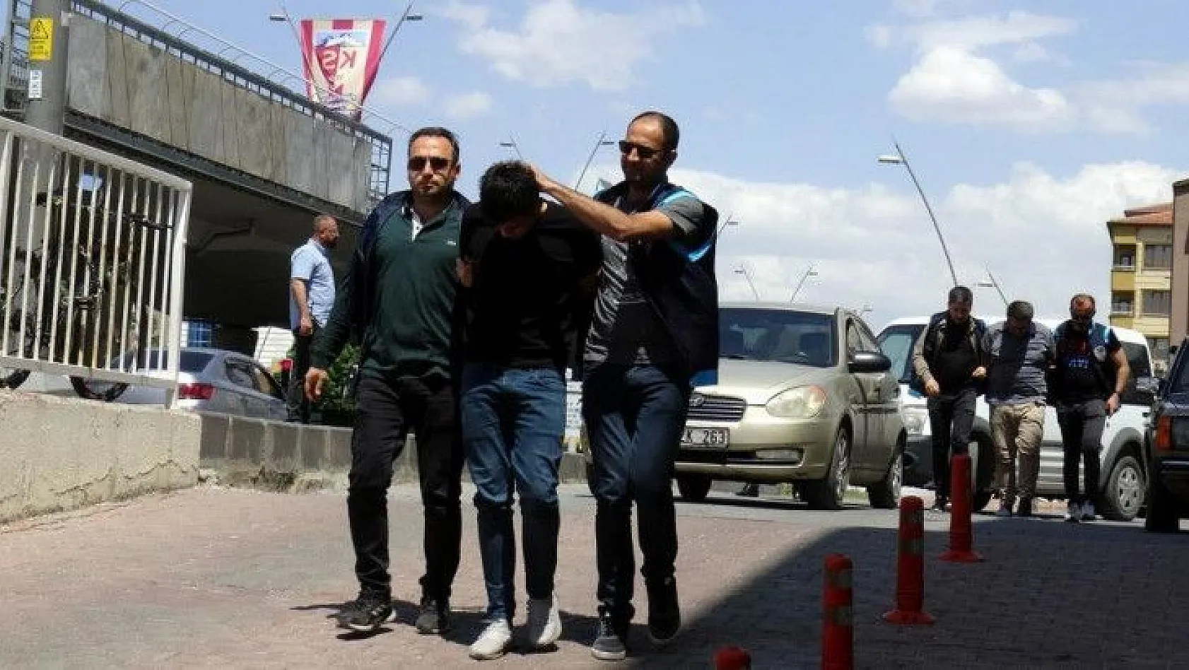 Kayseri'deki şoför cinayetinde baba ve oğlu tutuklandı