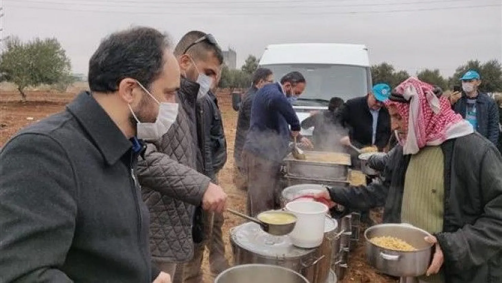 Kayseri'den gönderilen yardımlar Azez'de dağıtıldı