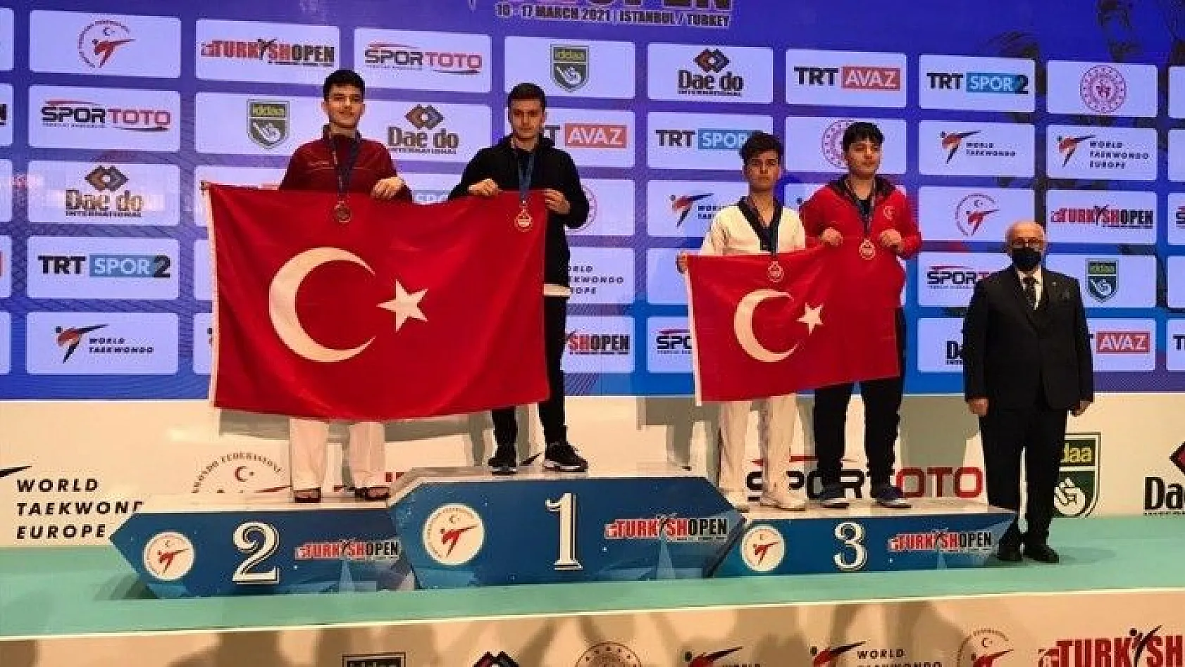 Kayseri'li taekwondocular 8. Uluslararası Türkiye Açık Taekwondo turnuvasından 9 Madalya İle Döndü
